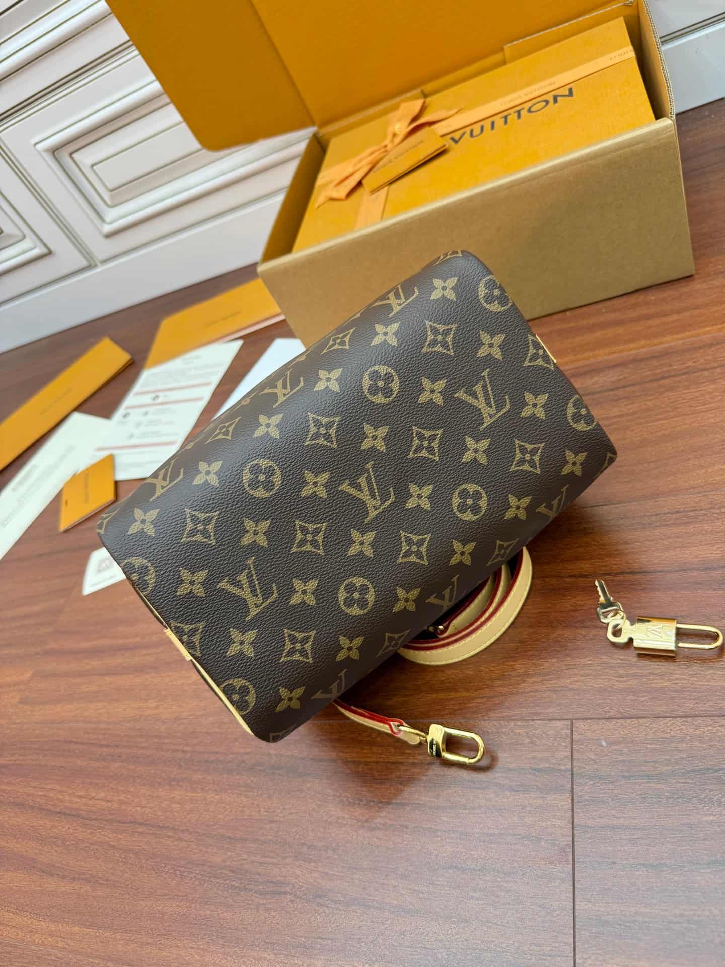 Louis Vuitton Speedy Bandoulière 25 Monogram coated canvas M46977 TOP