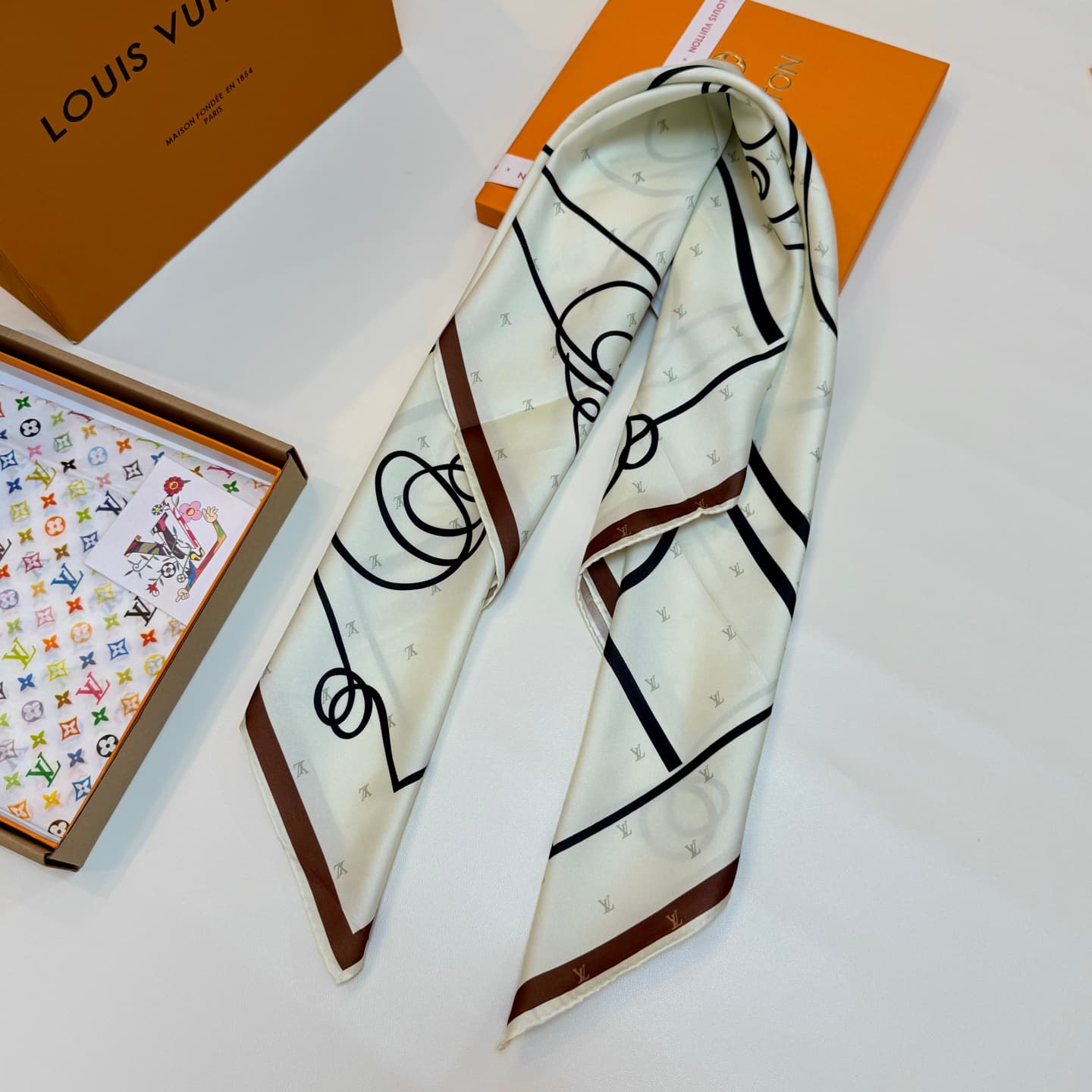 Louis Vuitton Chemin Faisant By Andrée Putman Square 90