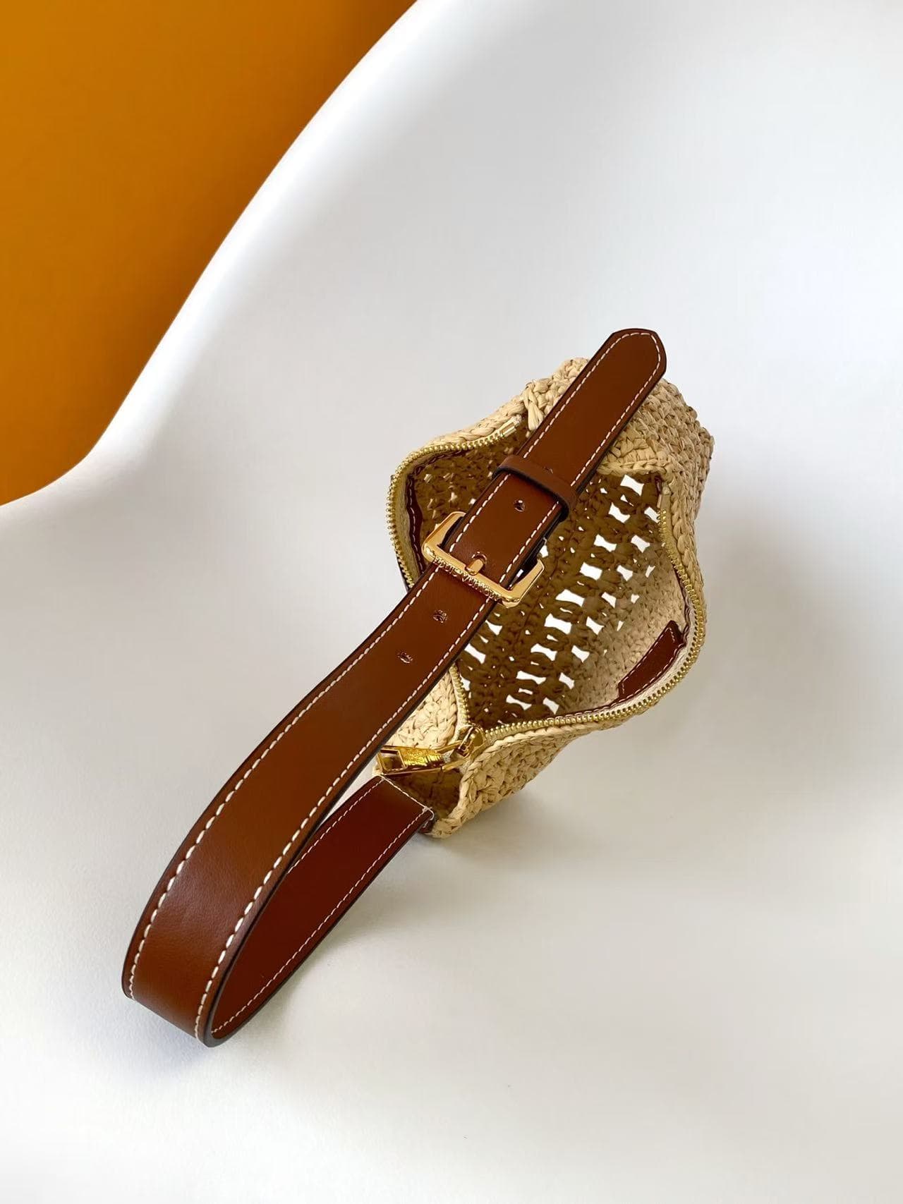 Louis Vuitton Hills Pochette Natural Tan Raffia M14304 High