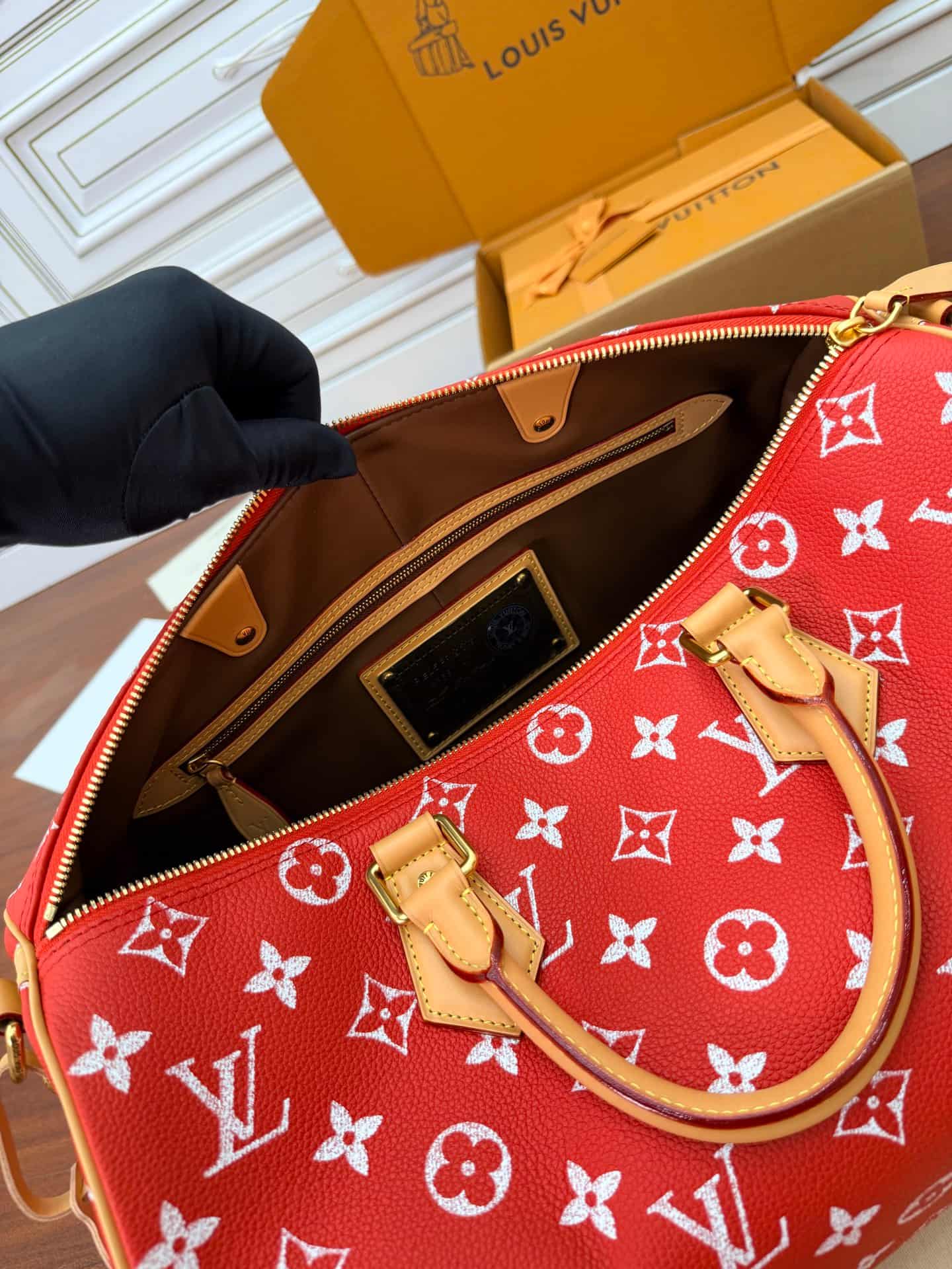 Louis Vuitton Speedy P9 Bandoulière 40 Red Soft calfskin M24420 TOP