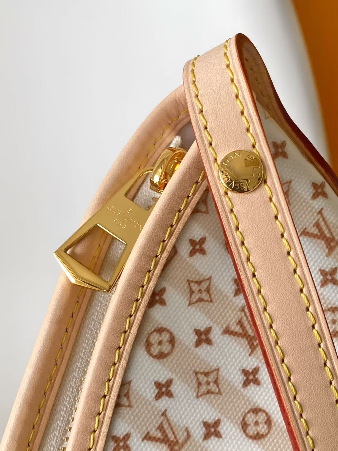 Louis Vuitton Lineup MM Nude Rose Coated canvas M29141 High
