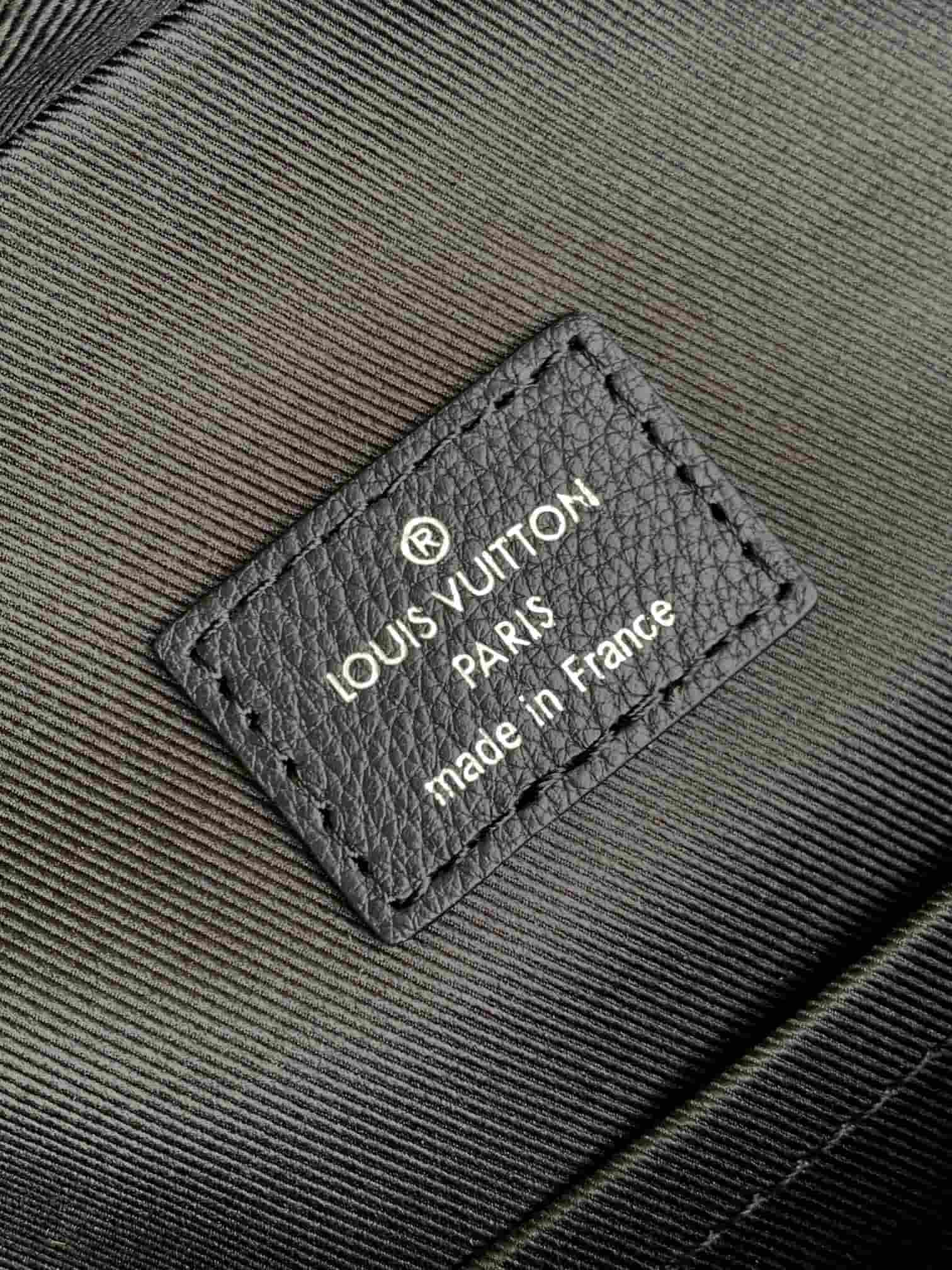 Louis Vuitton Avenue Slingbag Damoflage Black coated canvas M14953 High