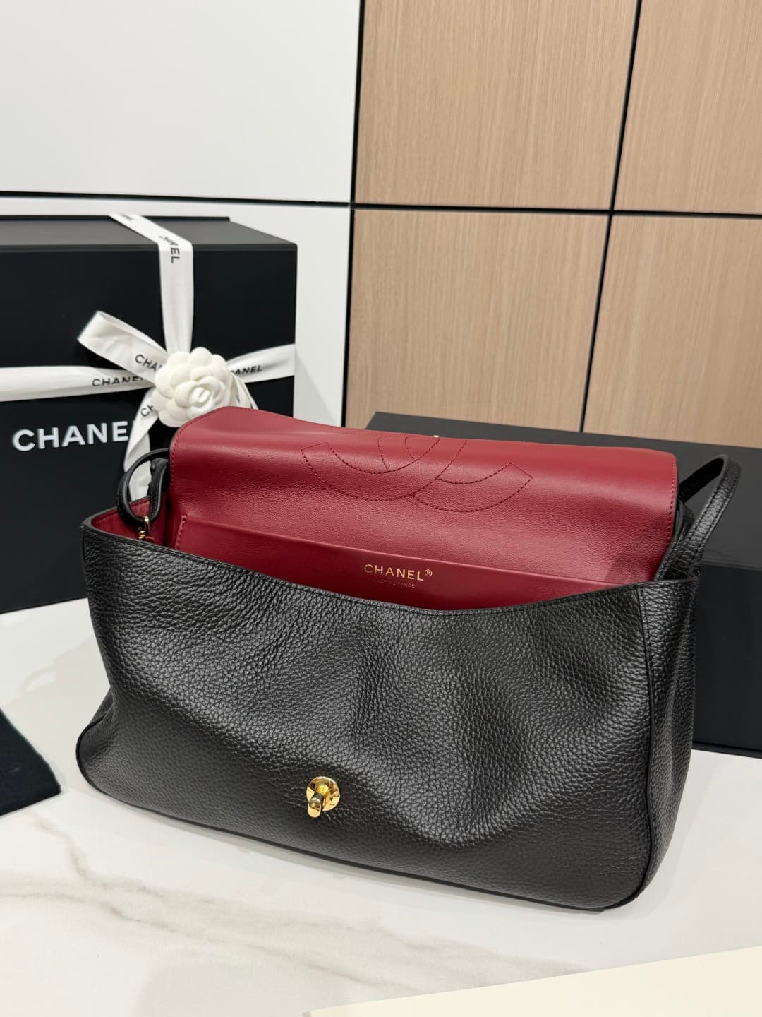 Chanel Maxi Flapbag Grained Calfskin & Gold-Tone Metal Black AS6231 A
