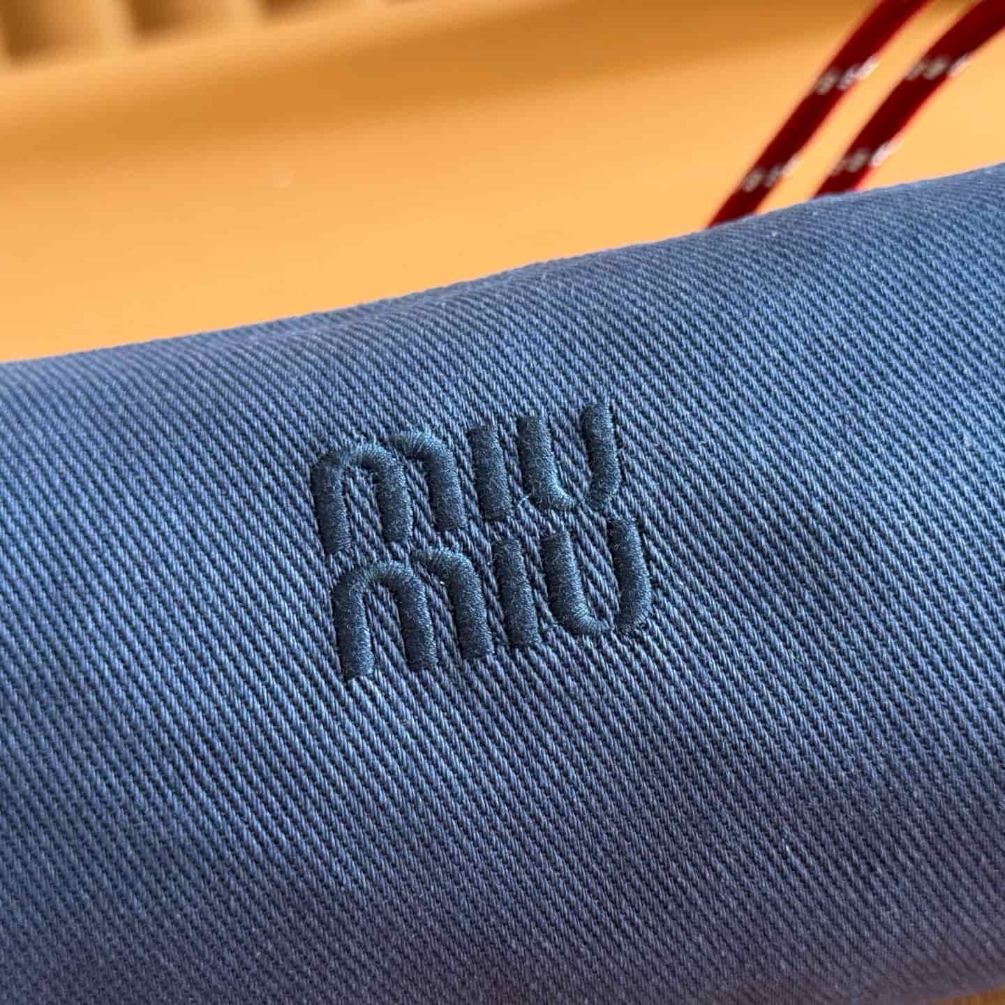 Miu Miu Gabardine pouch Indigo/Amaranth 5NE853 TOP