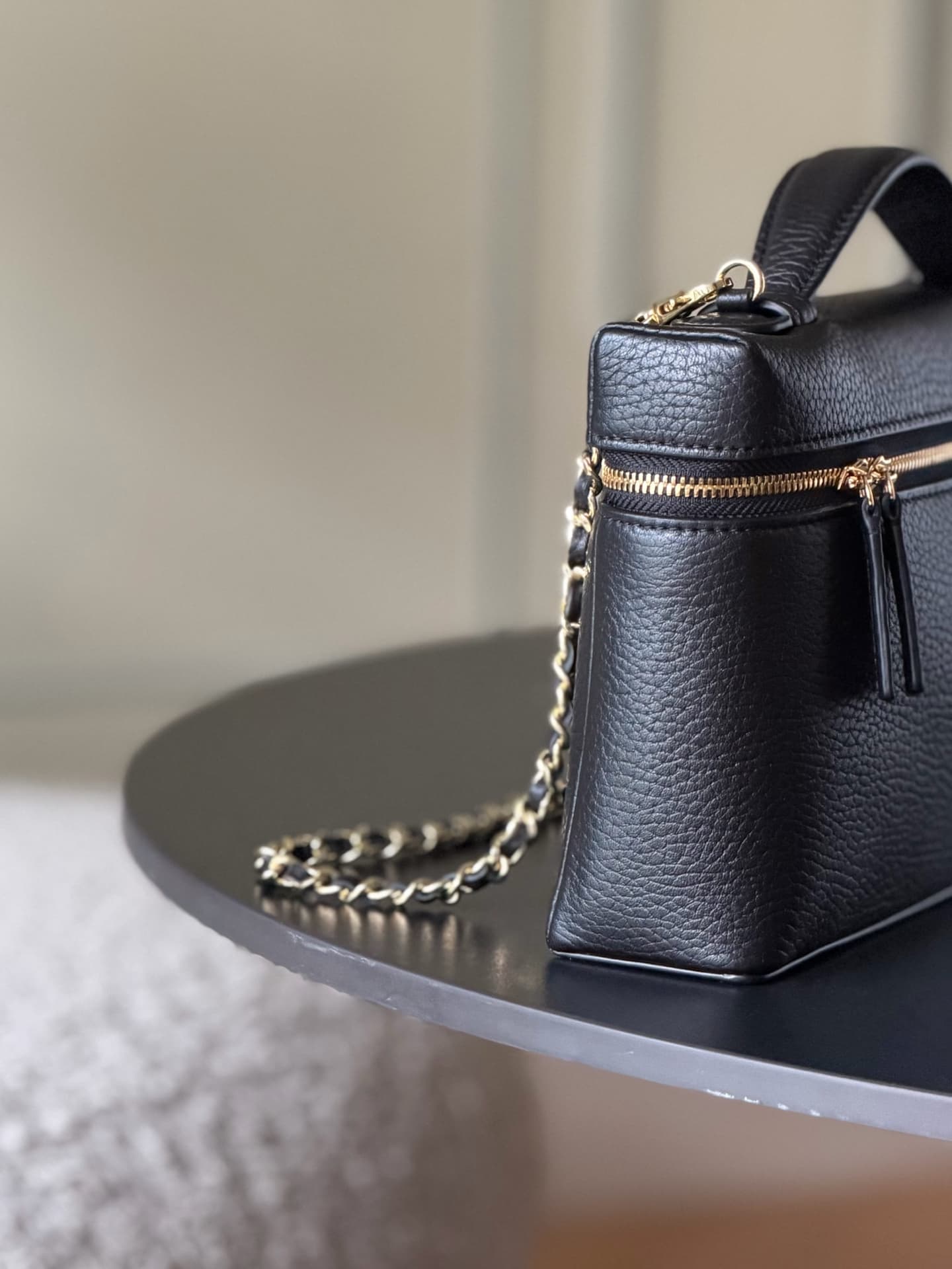 Chanel Large Vanity with chain Grained Calfskin & Gold-Tone Metal Black AS5347 A