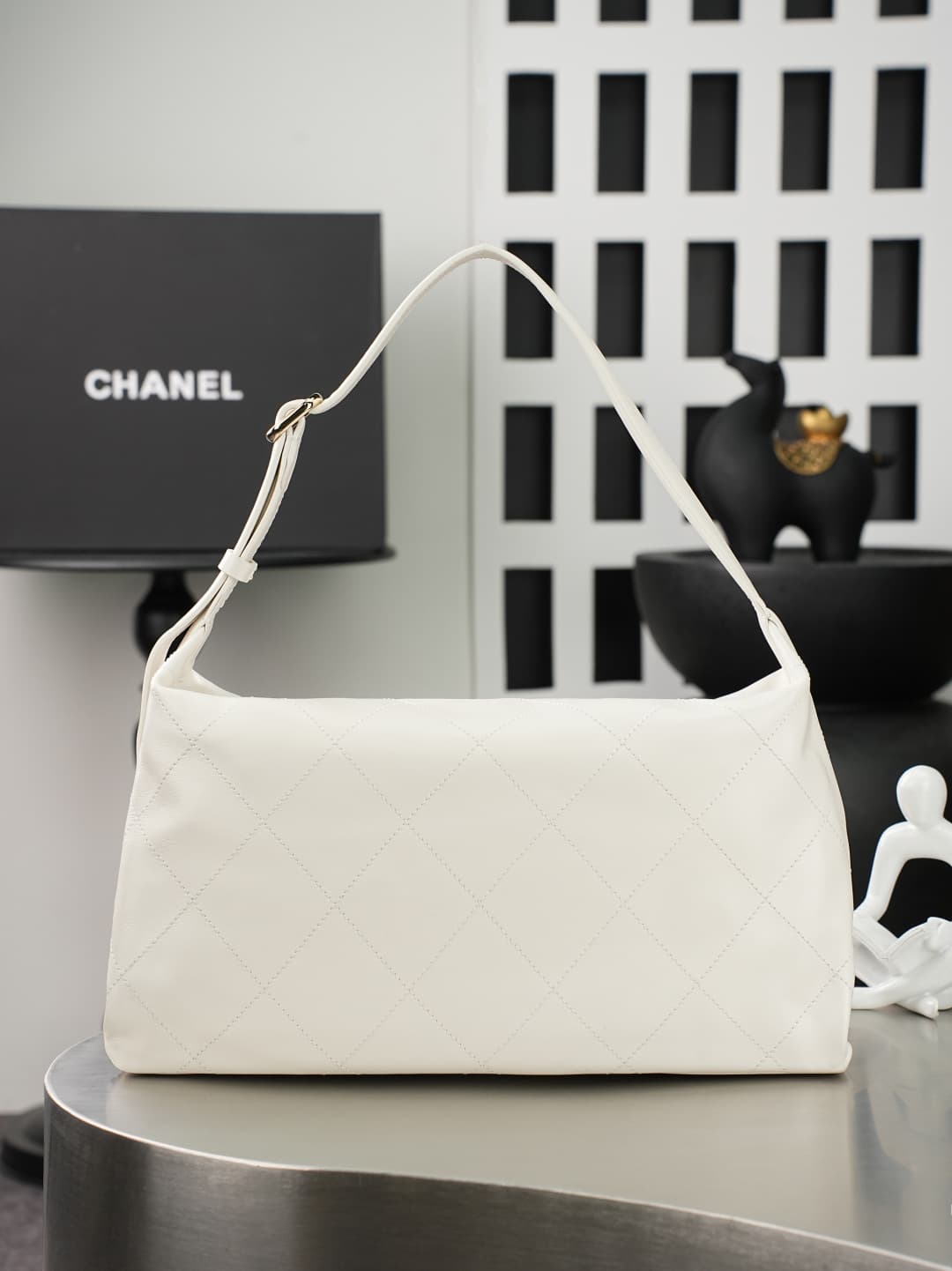 Chanel Maxi Hobo Bag Shiny Lambskin & Gold-Tone Metal AS6139 White A