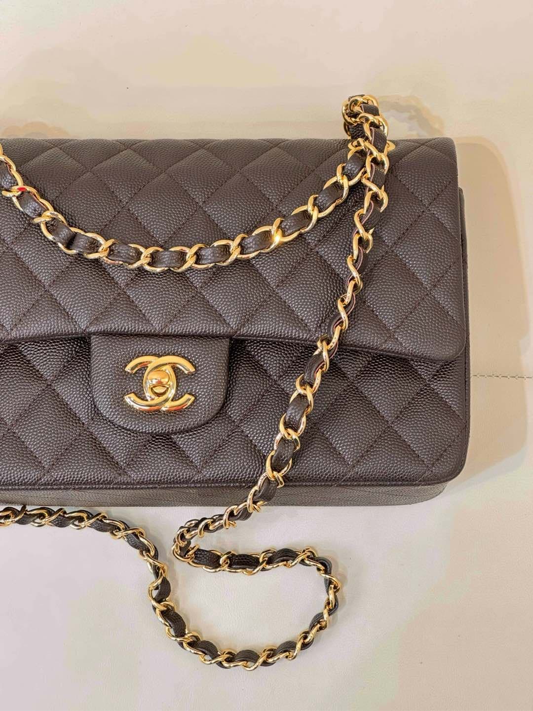 Chanel Medium CLASSIC HANDBAG Grained  Calfskin & Gold-Tone Metal Coffee TOP