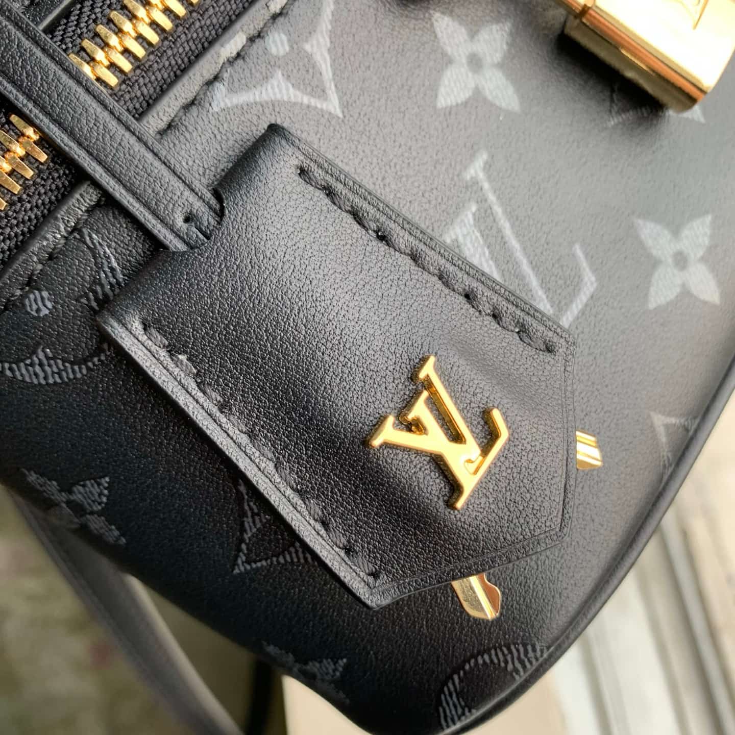 Louis Vuitton Vanity Chain Pouch Boldly Black Calfskin leather M3A372 High