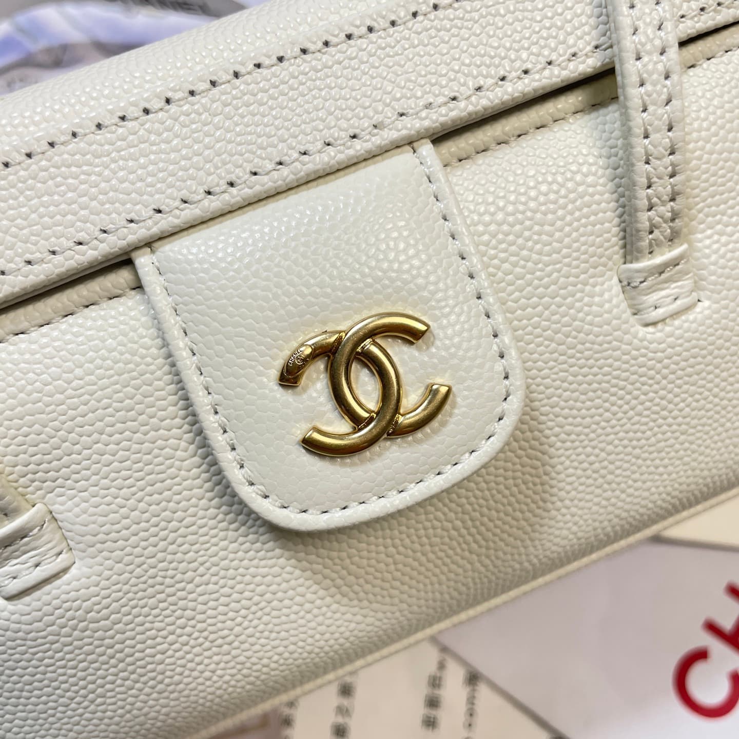 Chanel Long Vanity with Leather Strap Grained Shiny Calfskin & Gold-Tone Metal White AP5067 A
