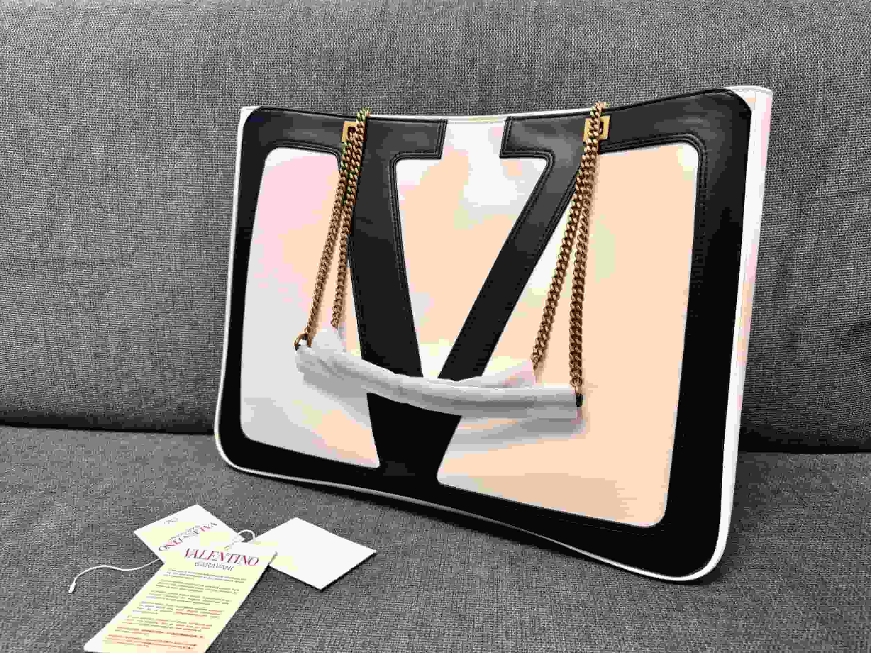 VALENTINO GARAVANI VIVA SUPERSTAR LARGE NAPPA LEATHER SHOPPING BAG High