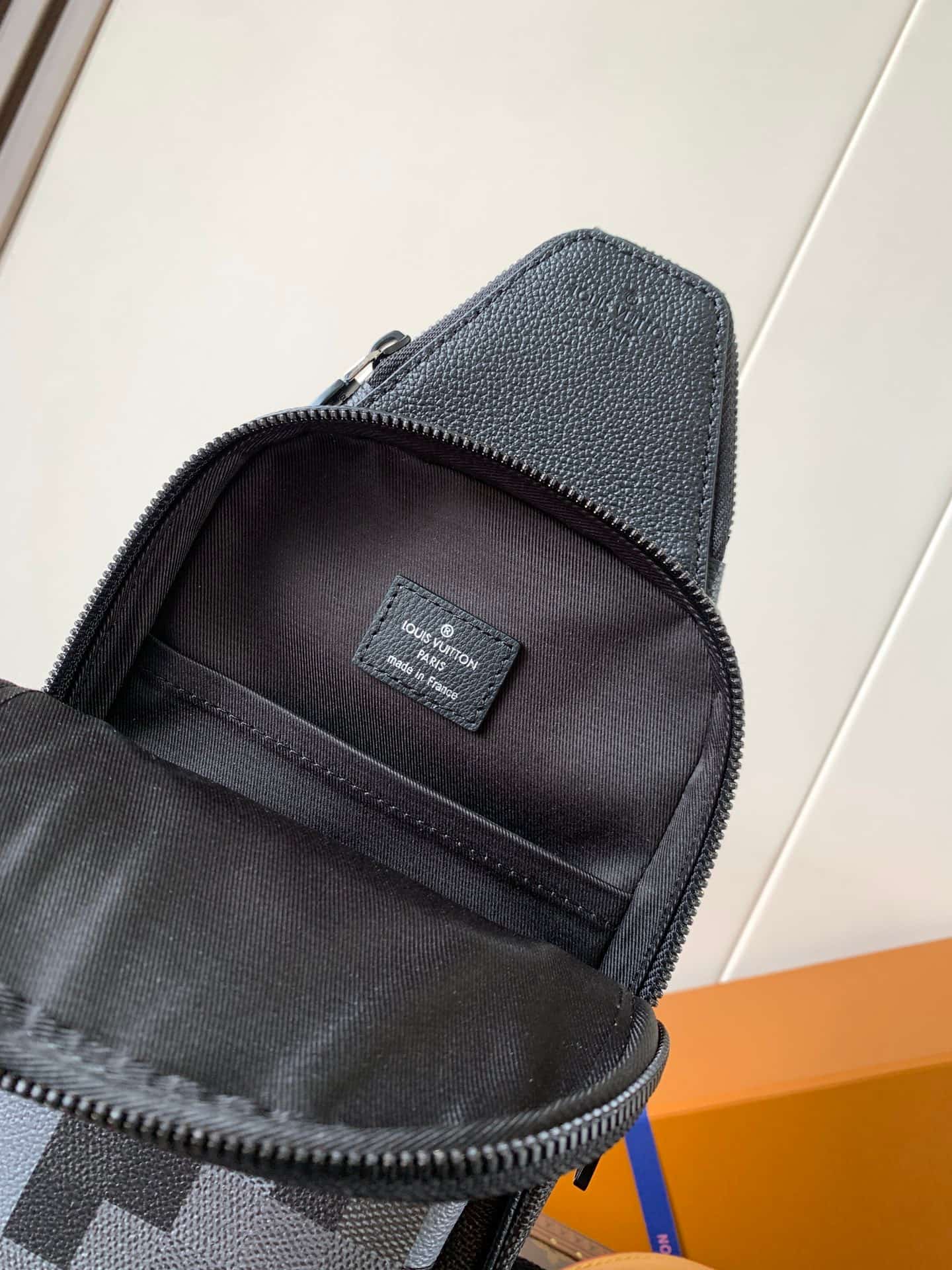 Louis Vuitton Avenue Slingbag Damoflage Black coated canvas M14953 High