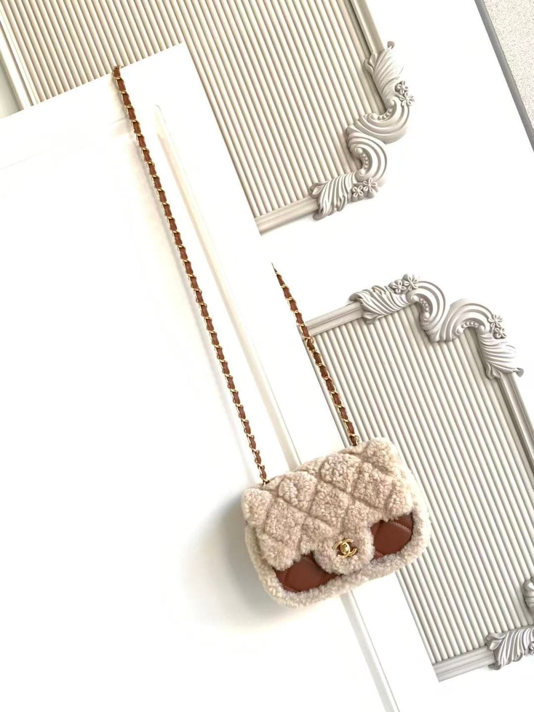Chanel Mini Shearling Flap Bag in Brown lambskin with beige shearling & Gold-Tone Metal AS5148 A