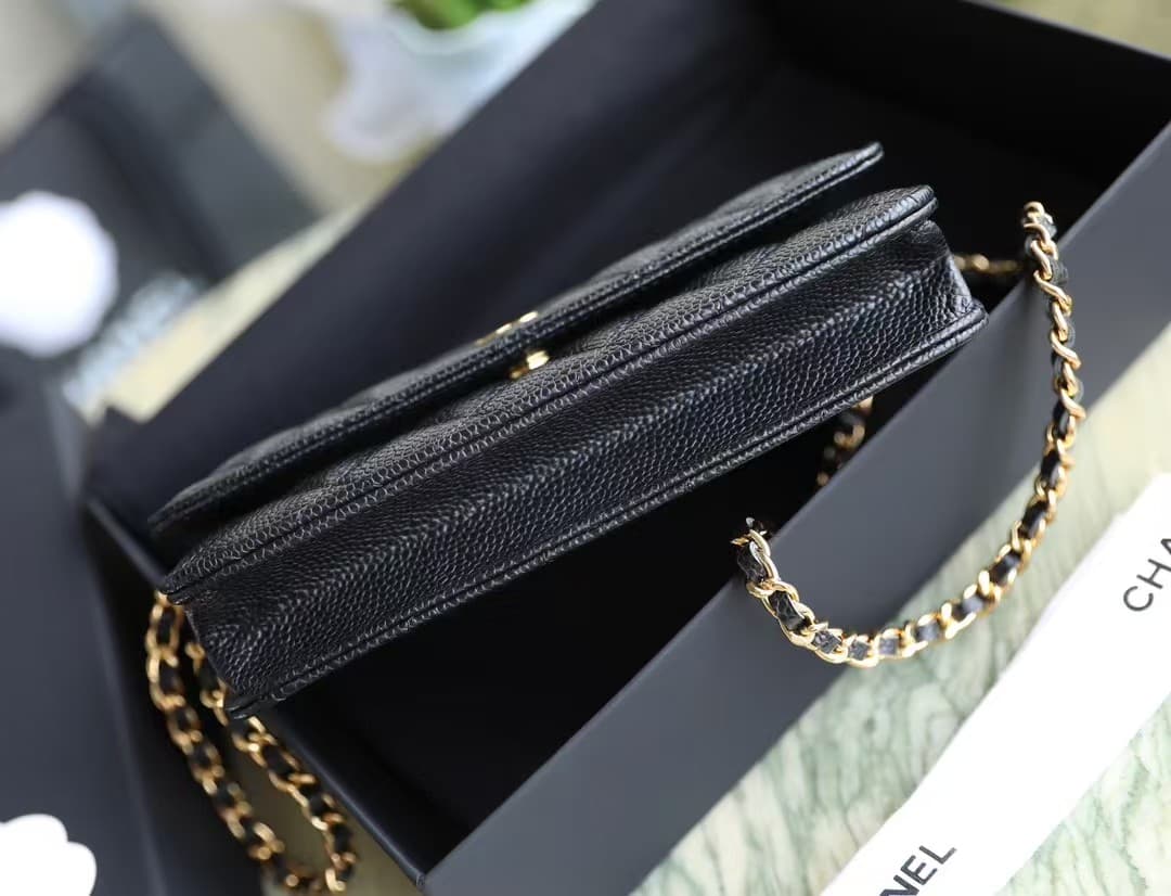 Classic Wallet on Chain AP0250 Grained Calfskin Black Gold Metal TOP