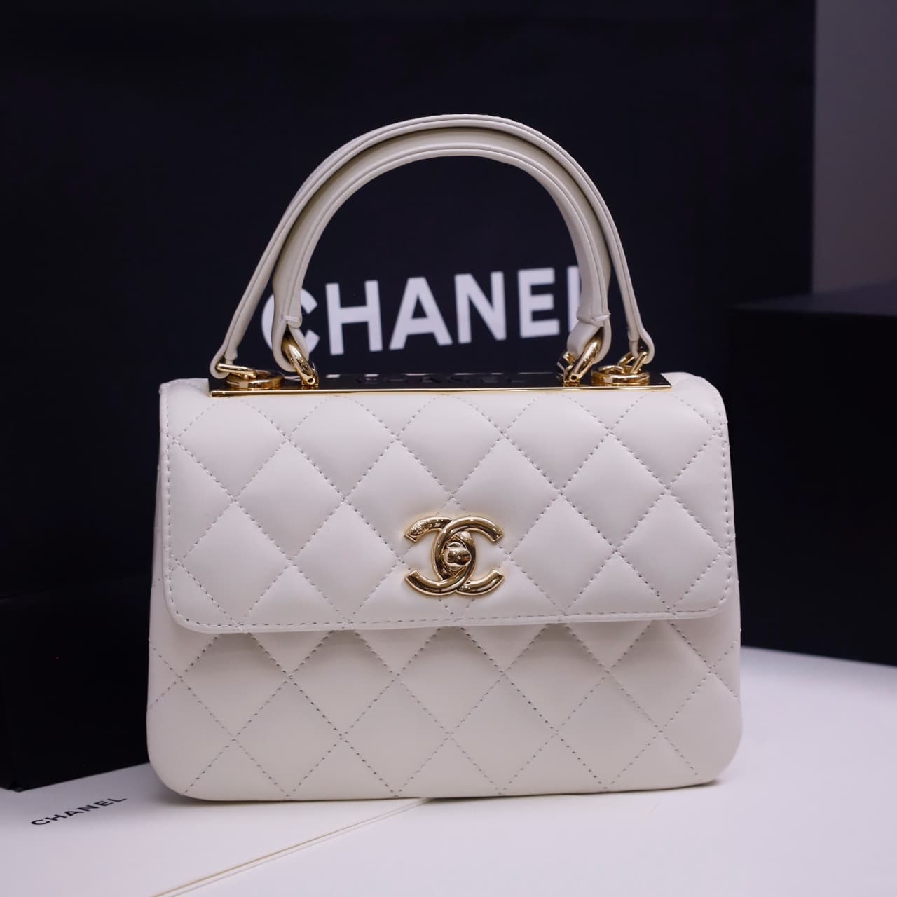 Chanel MINI FLAP BAG WITH TOP HANDLE AS4654 Lambskin &Gold-Tone Metal White A