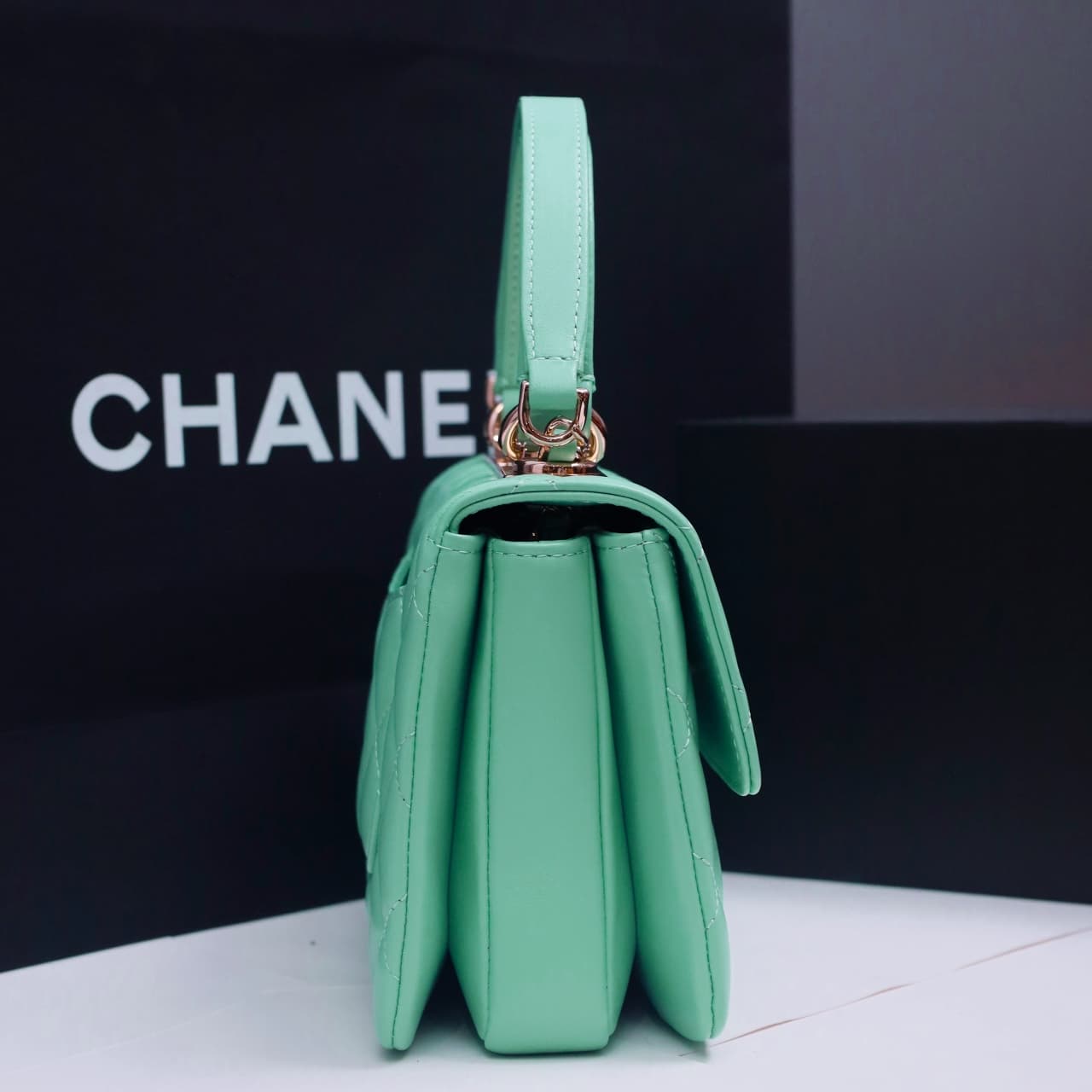 Chanel MINI FLAP BAG WITH TOP HANDLE AS4654 Lambskin &Gold-Tone Metal Green A