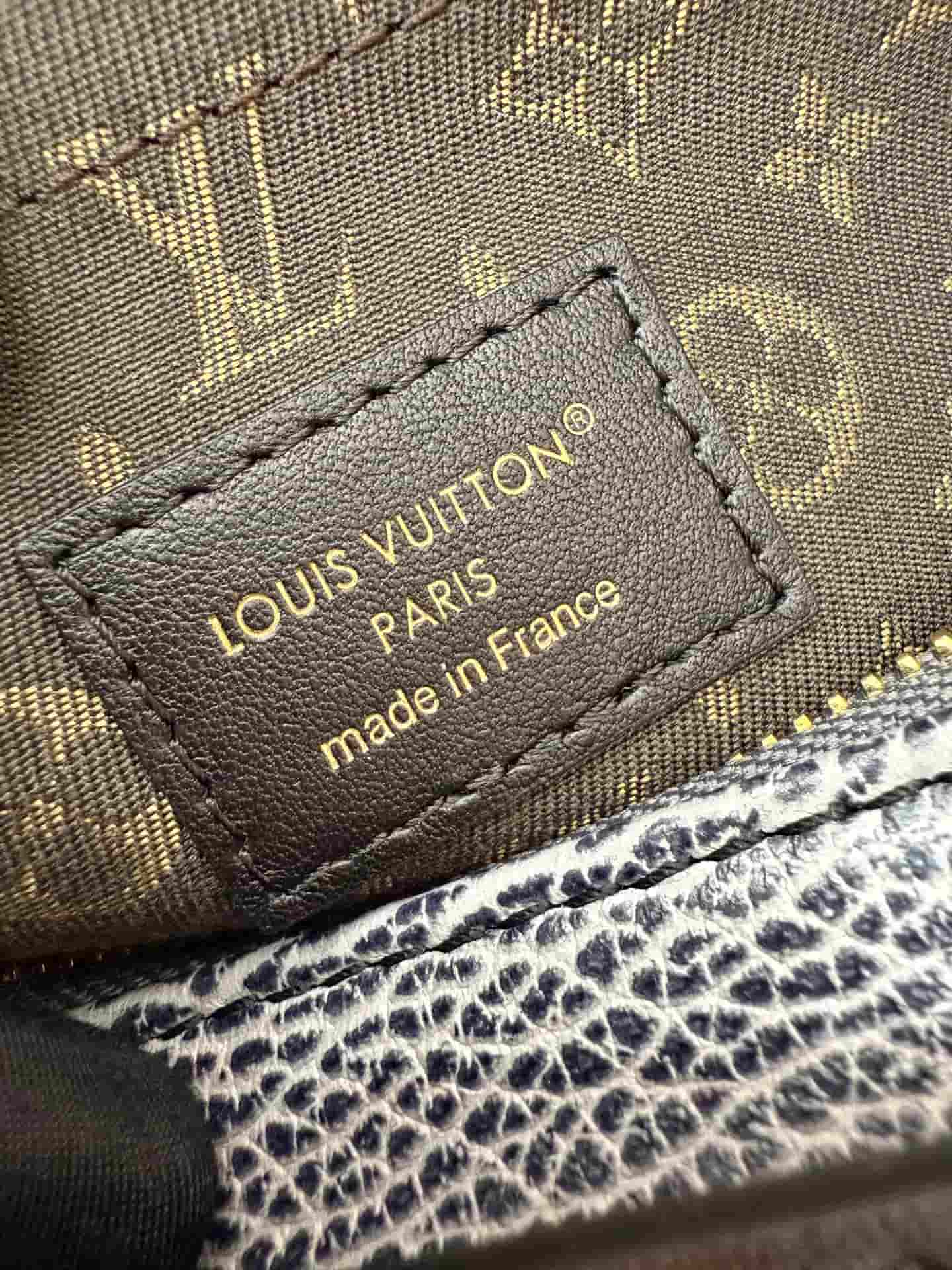 Louis Vuitton LV Biker MM Dark Denim Lambskin leather M14702 TOP