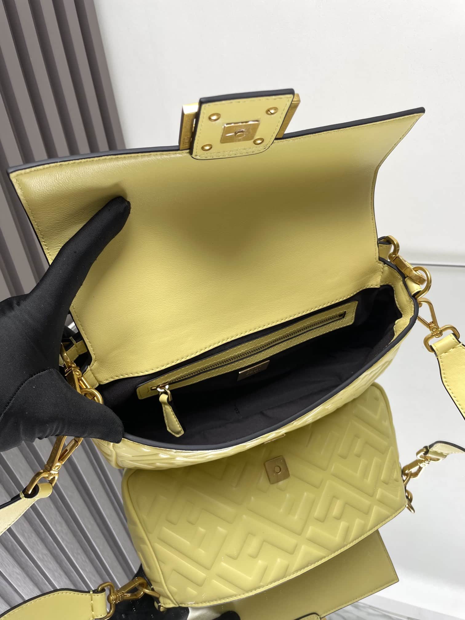 BAGUETTE leather bag Yellow High