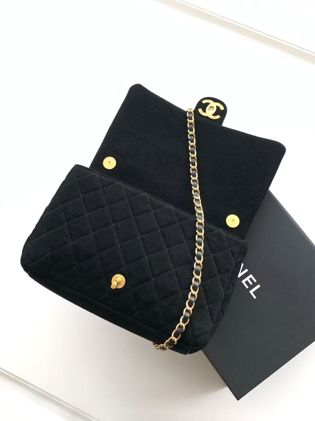 Chanel Classic Flap bag in Black Suede & Gold-Tone Metal AS5987 A
