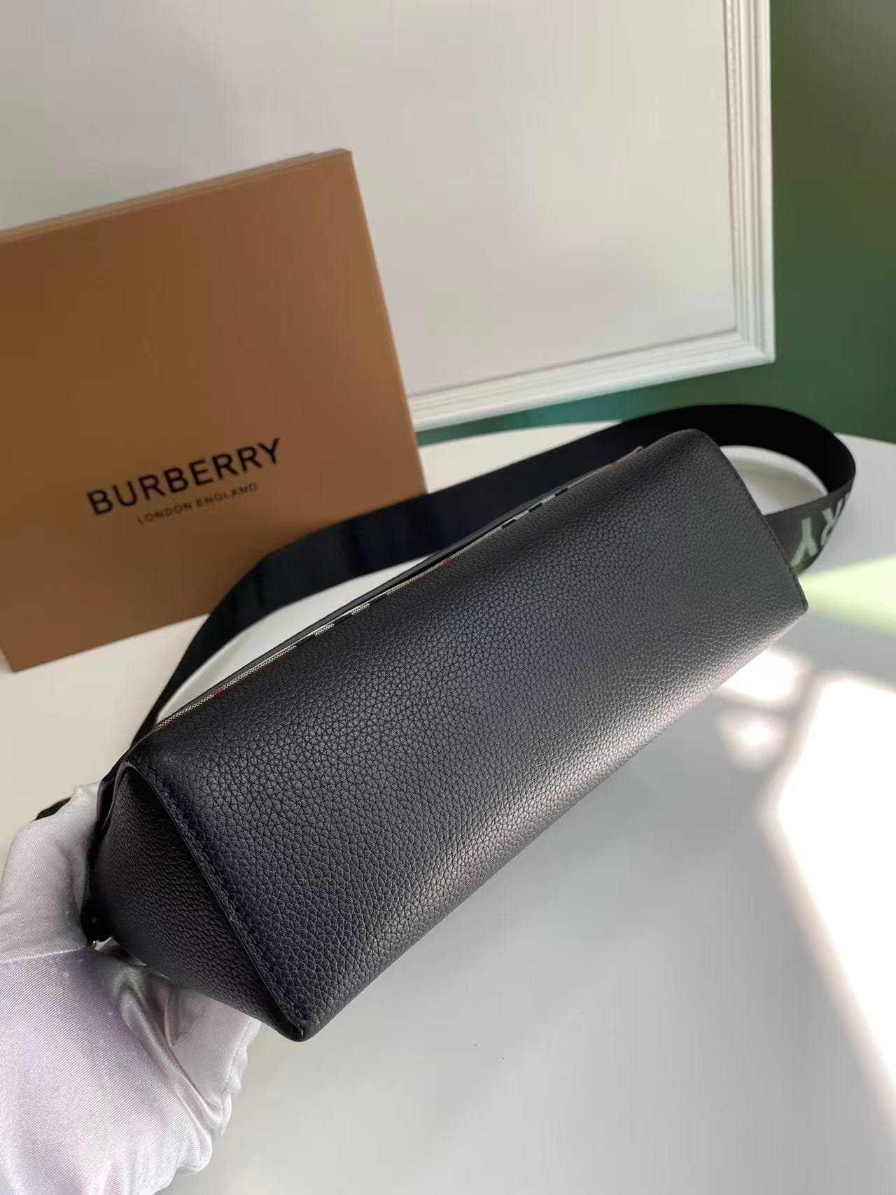 Burberry Note Bag Black High