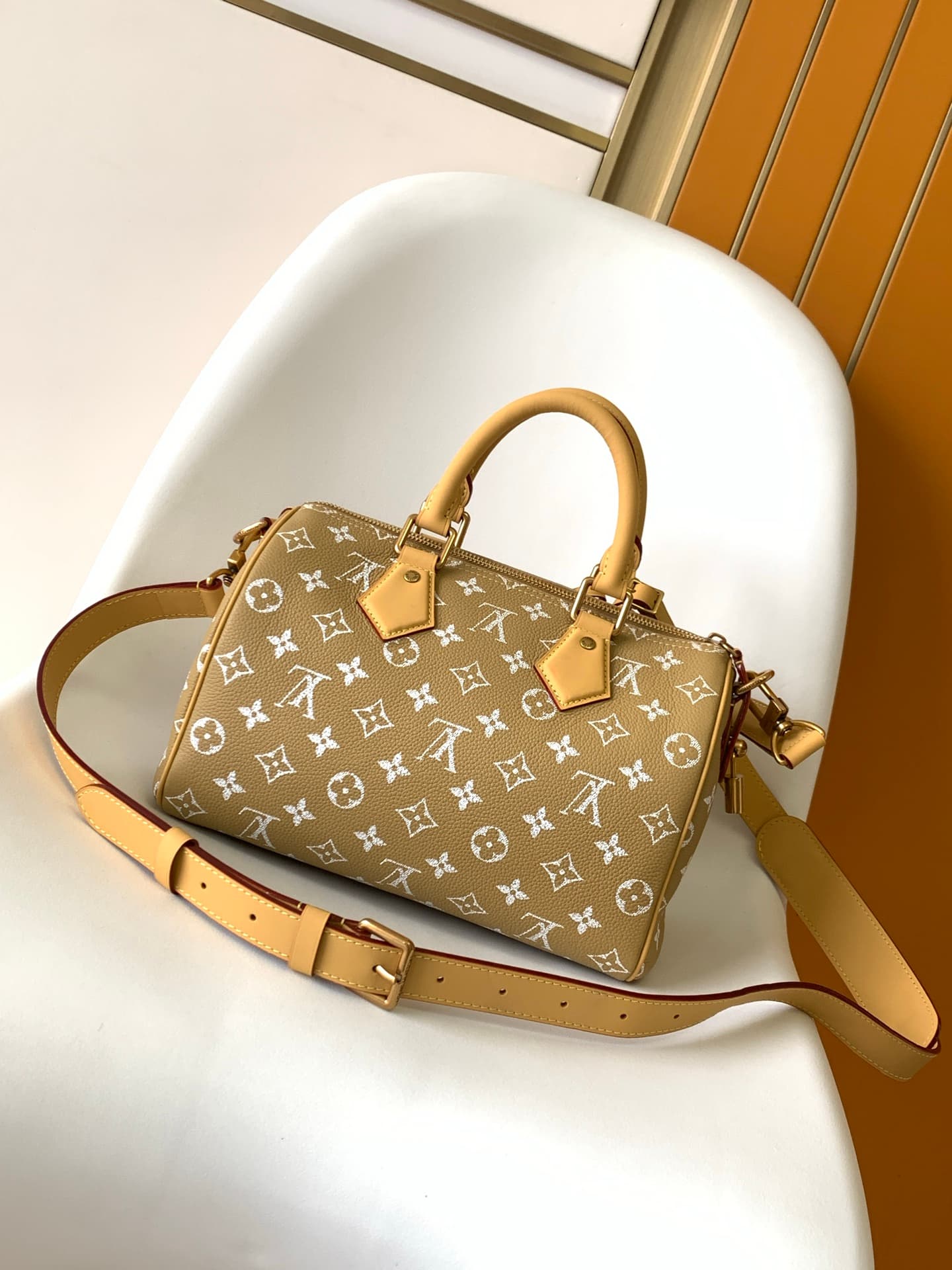 Louis Vuitton Speedy P9 Bandoulière 25 Gold Kinsugi Calf leather M26305 High