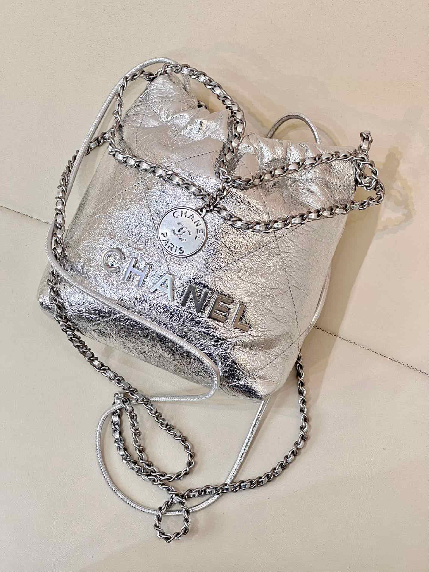 Chanel 22 MINI HANDBAG Metallic Calfskin & Silver-Tone Metal Silver AS3980 TOP
