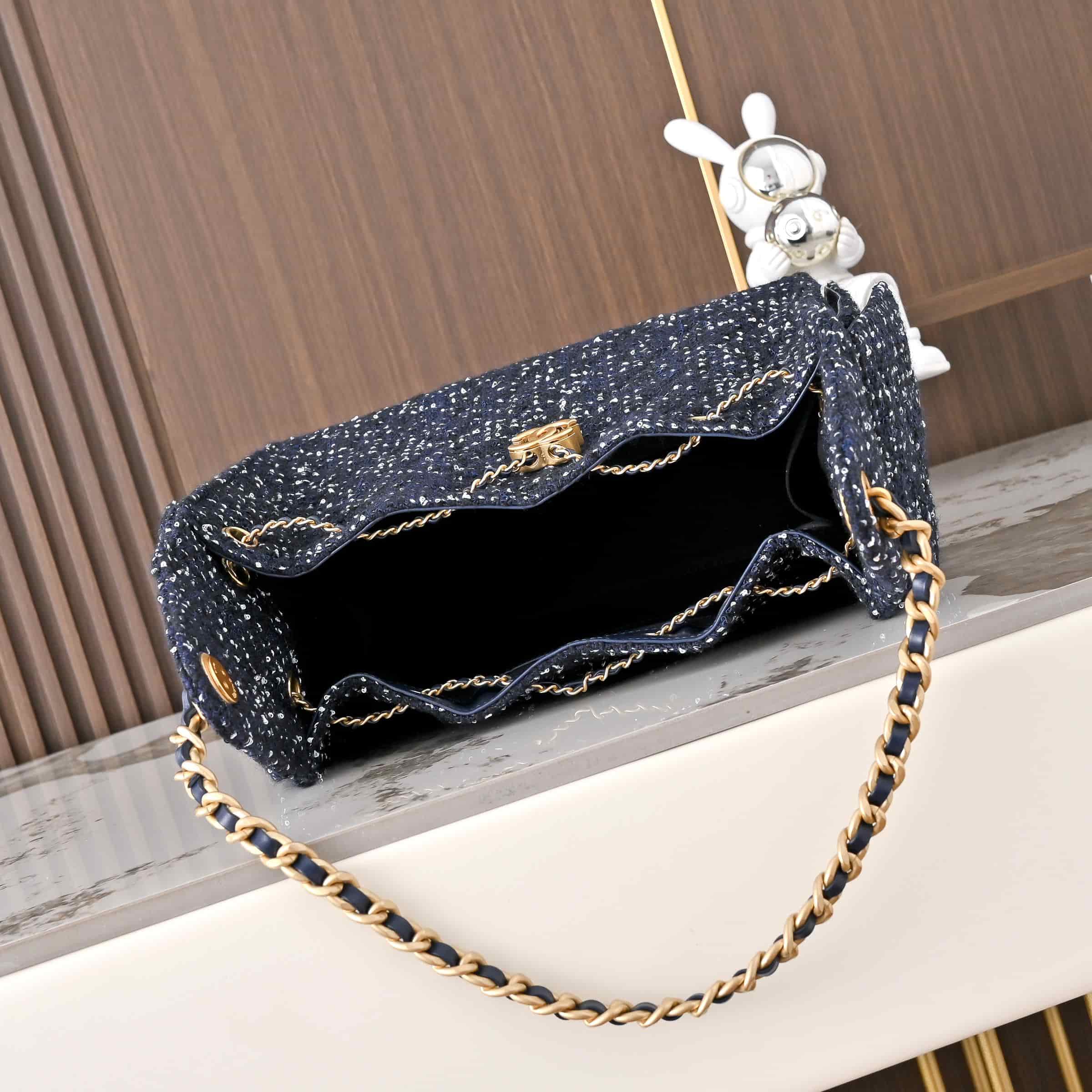 Chanel 25 Small Hobo handbag AS5293 Wool Tweed & Gold-Tone Metal Dark Blue&White A