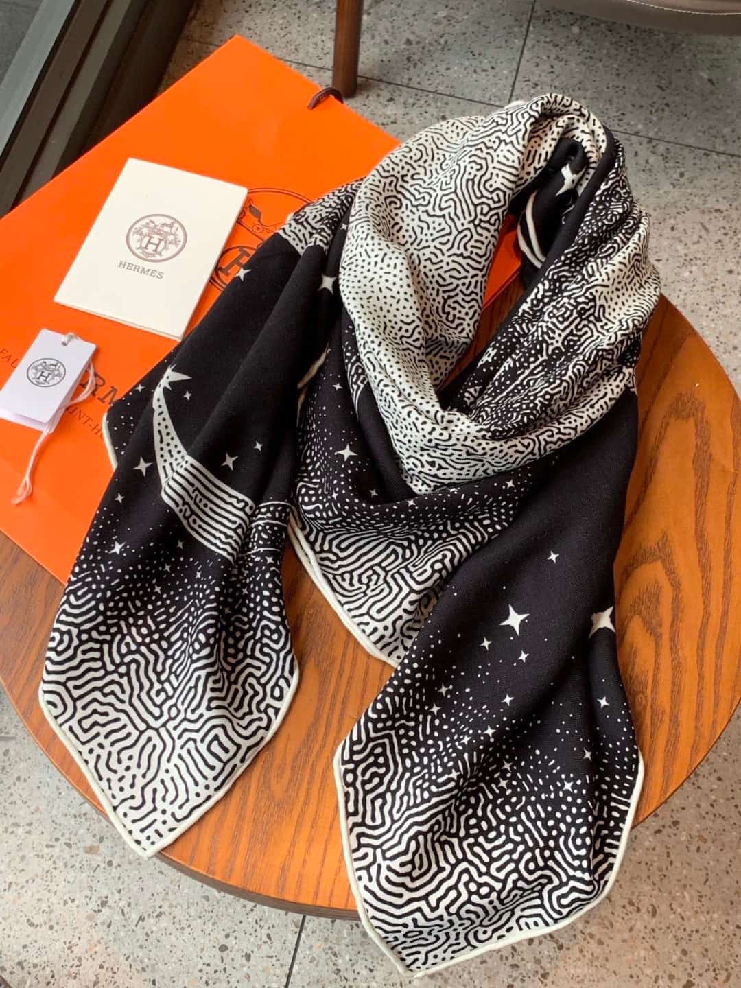 Hermes Clair de Lune Shawl 140