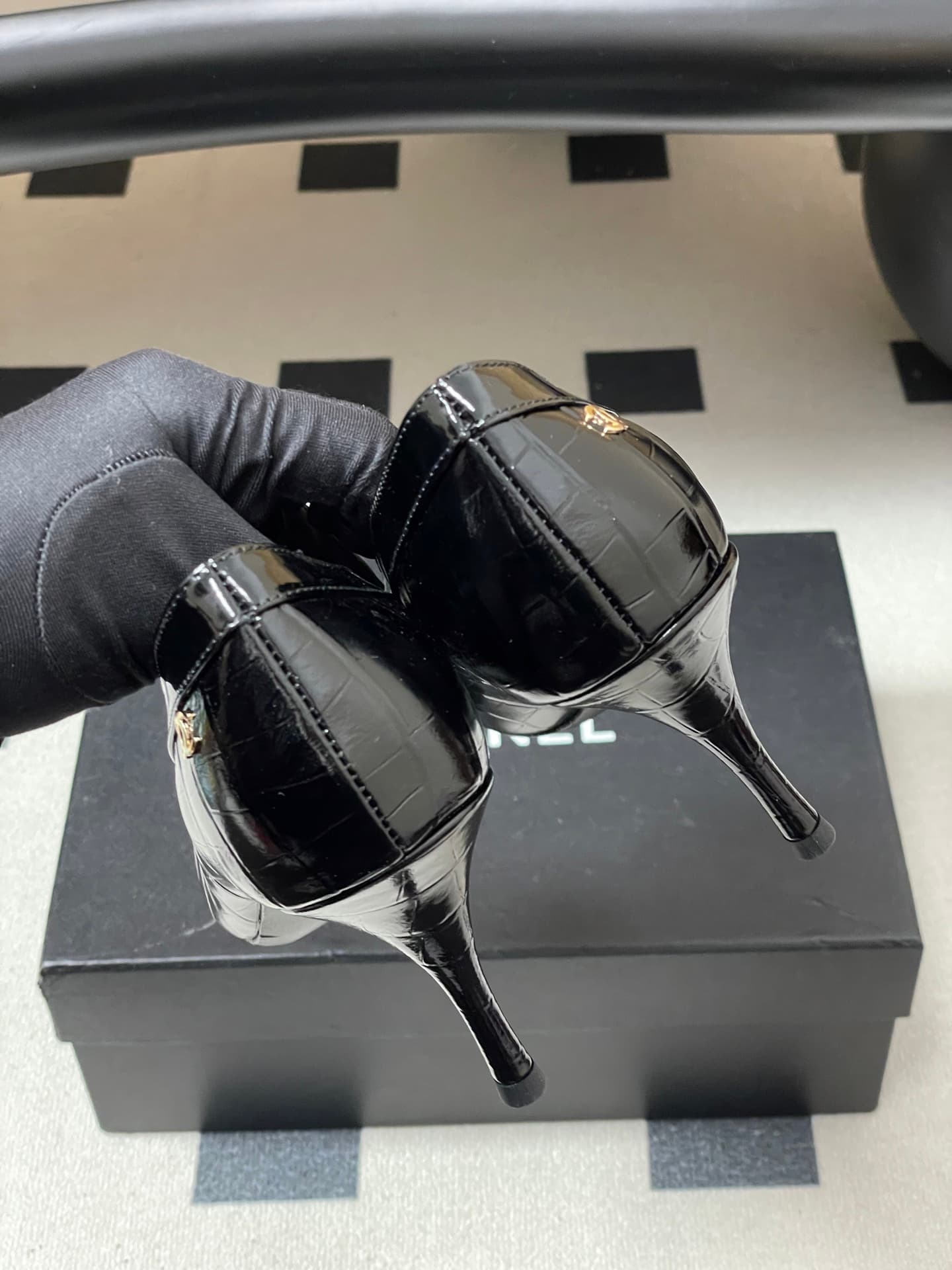 Chanel Noir Croc-Embossed Sculpted Pumps