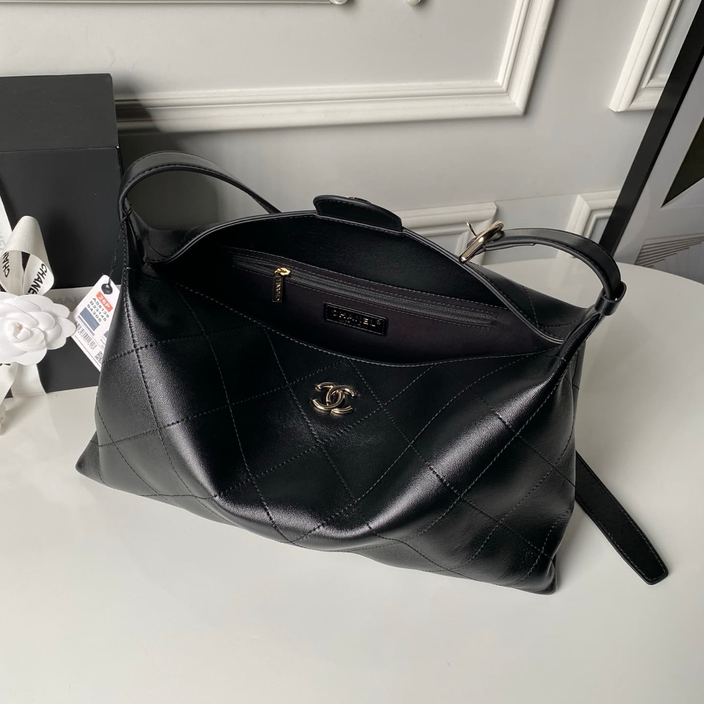 Chanel Maxi Hobo Bag Shiny Lambskin & Gold-Tone Metal AS6139 Black A