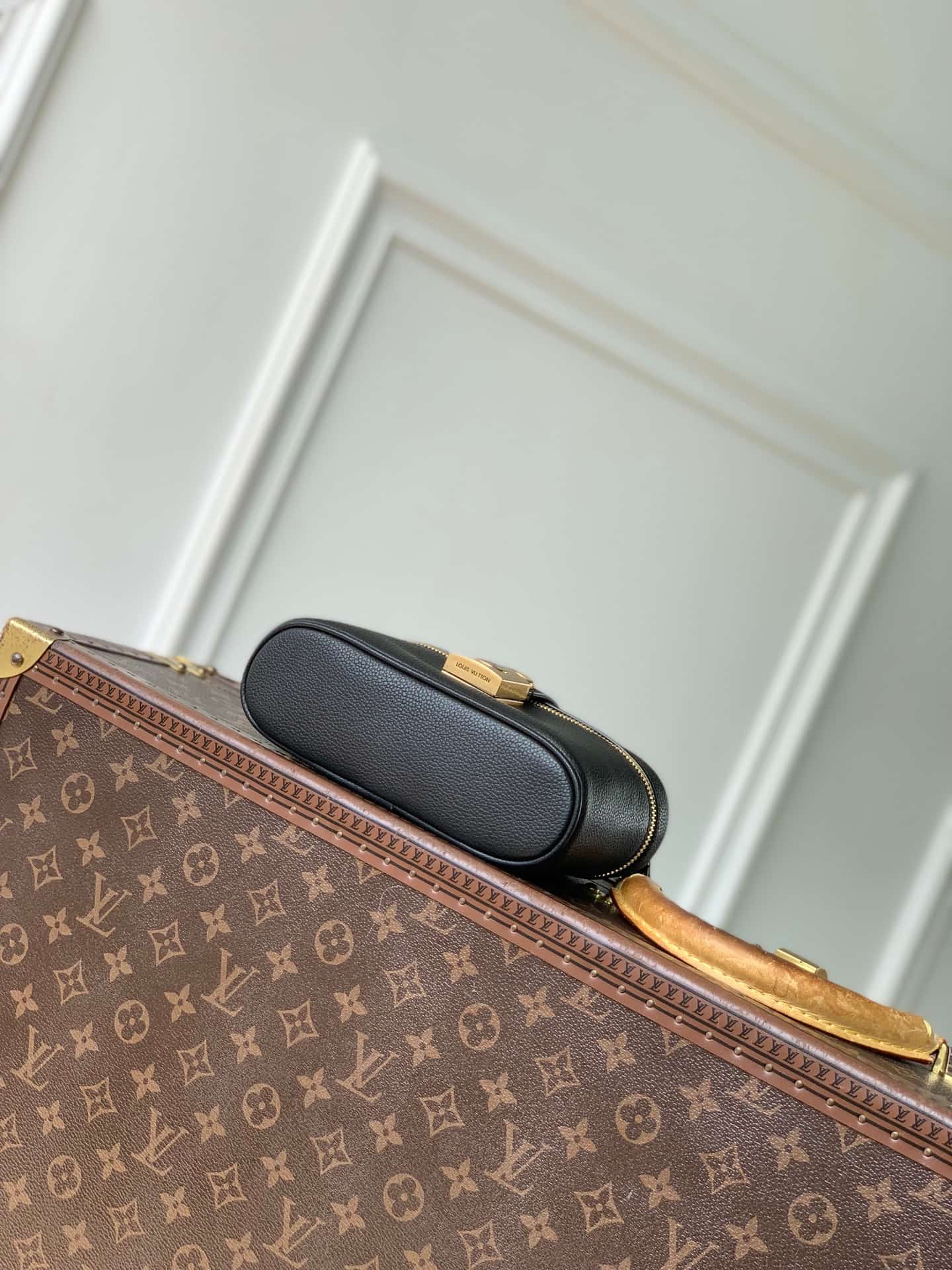 Louis Vuitton Low Key Vanity Pouch Black Calfskin M27505 High