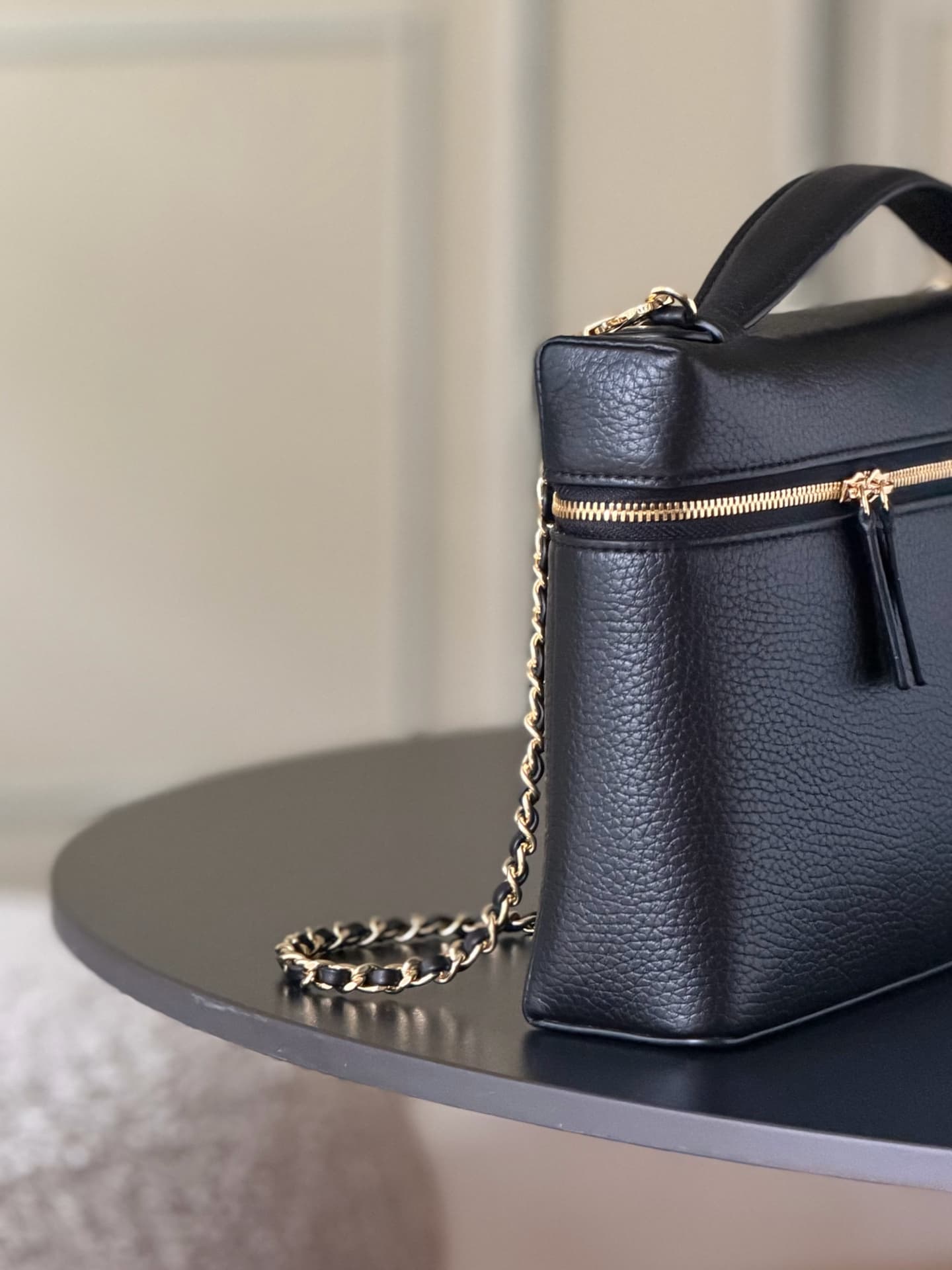 Chanel Large Vanity with chain Grained Calfskin & Gold-Tone Metal Black AS5348 A