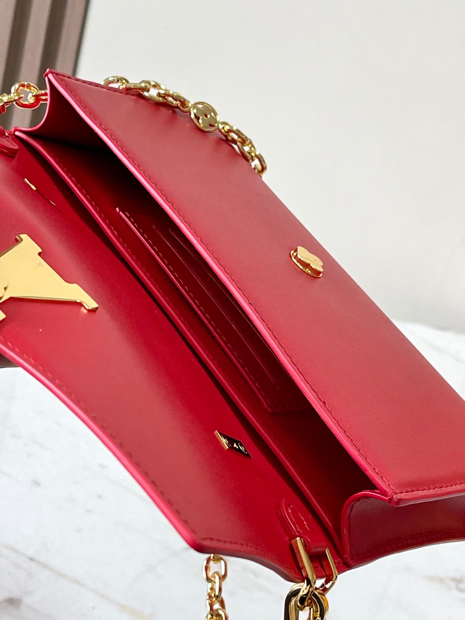 Louis Vuitton Wallet On Chain Capucines Calf Leather M12405 Lipstick Red Top
