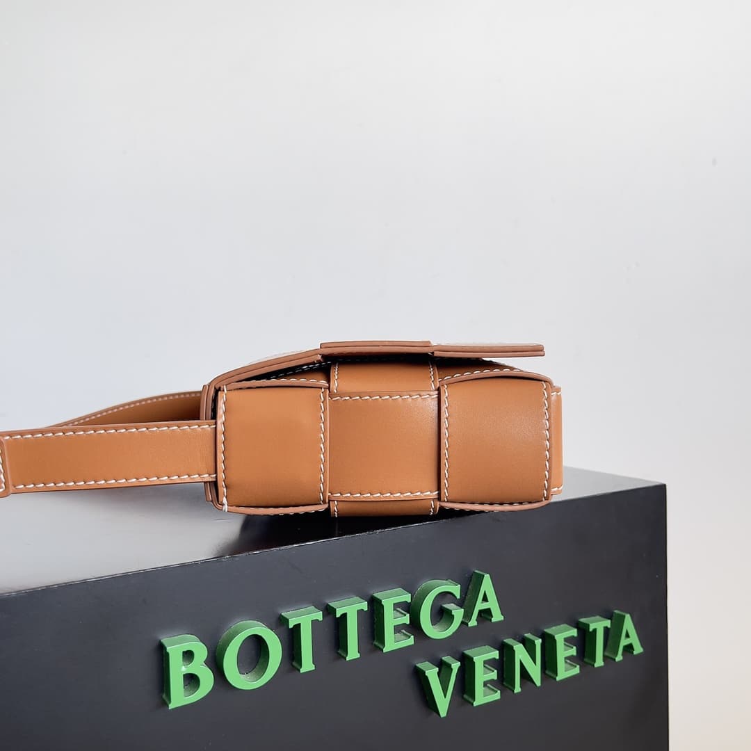 BV CASSETTE BAG Lambskin Top