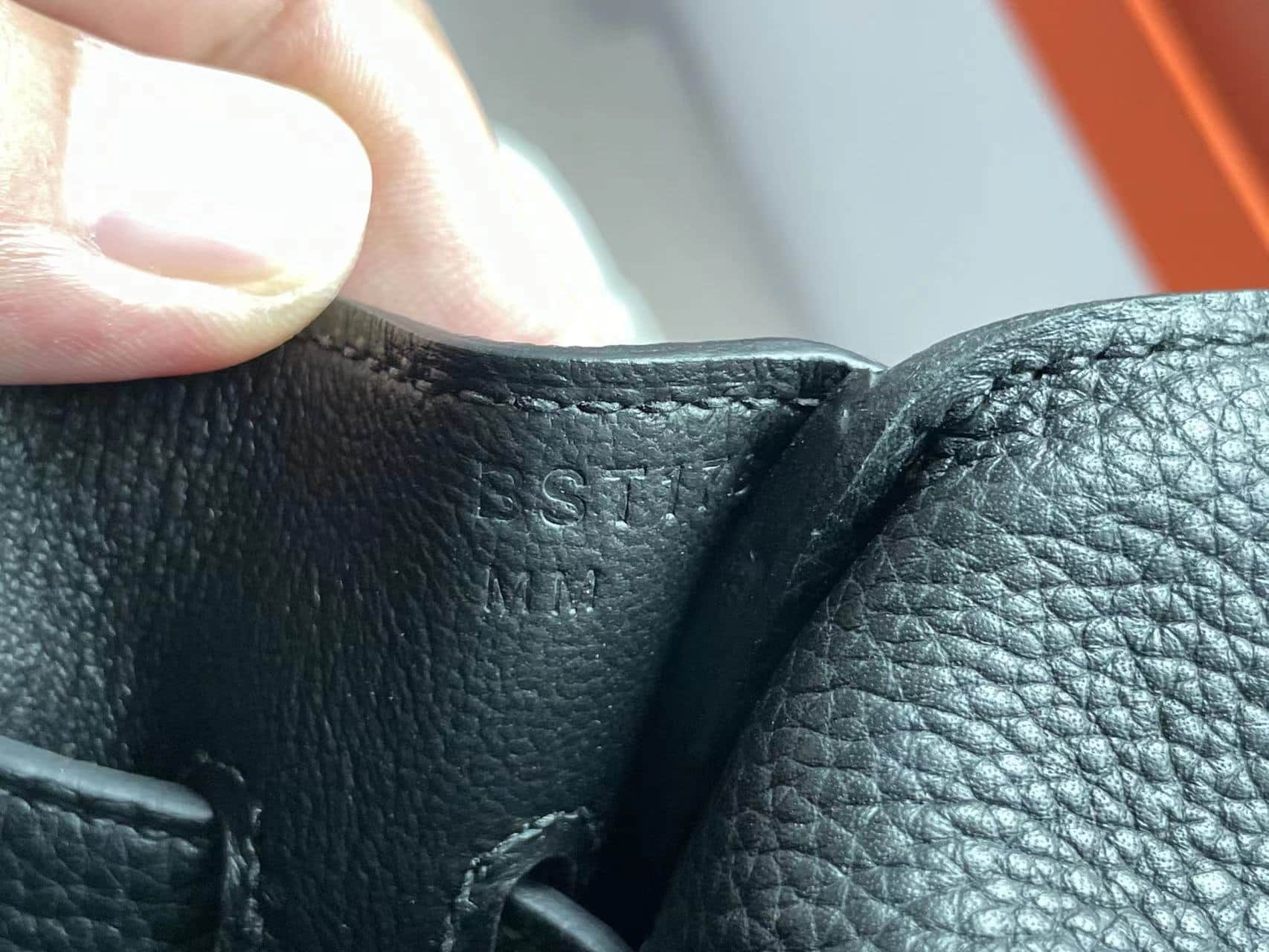 Hermes Kelly Messenger 25cm Taurillon Clemence Leather In Black WAX