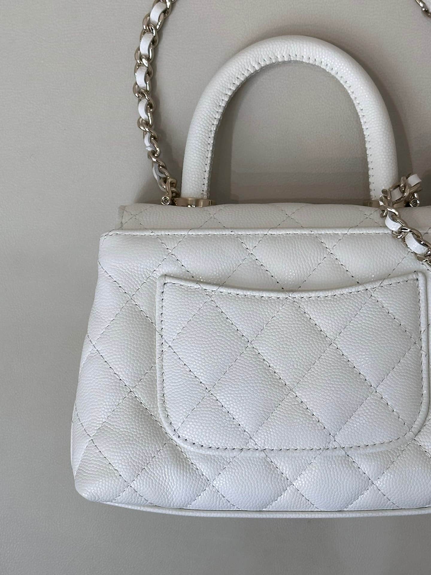 Chanel Clutch with chain Grained Calfskin & Gold-Tone Metal White AP4244 TOP