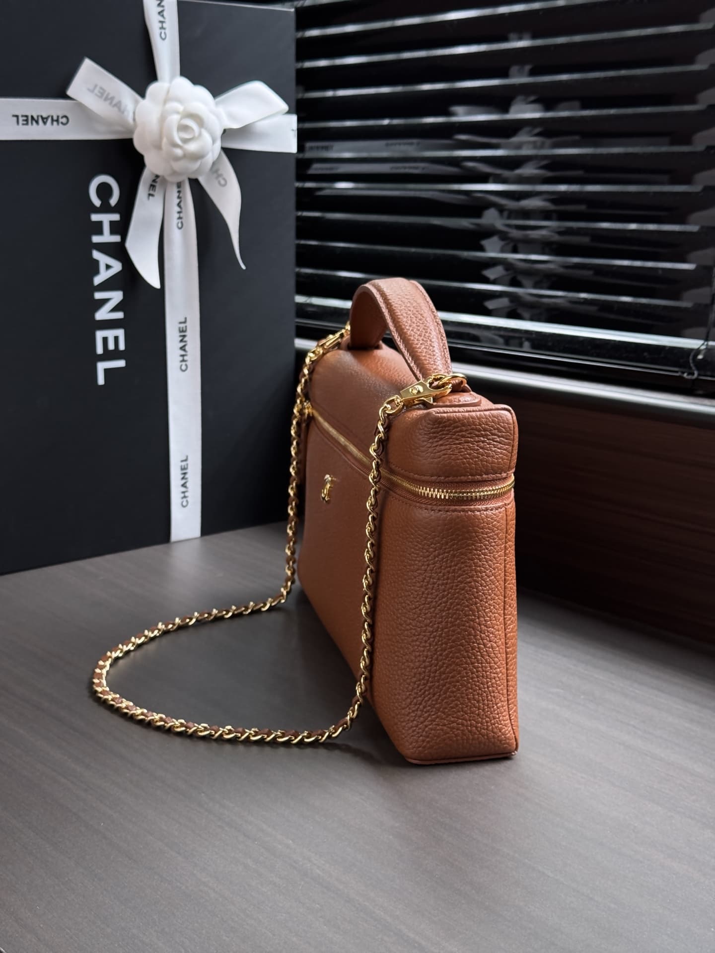 Chanel Vanity with chain Grained Calfskin & Gold-Tone Metal Caramel AS6473 A
