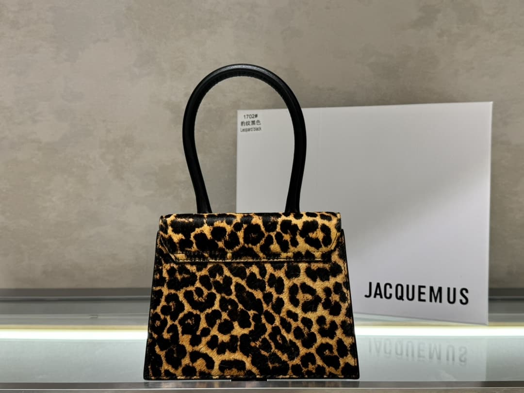 Jacquemus Le Medium Chiquito Bag High