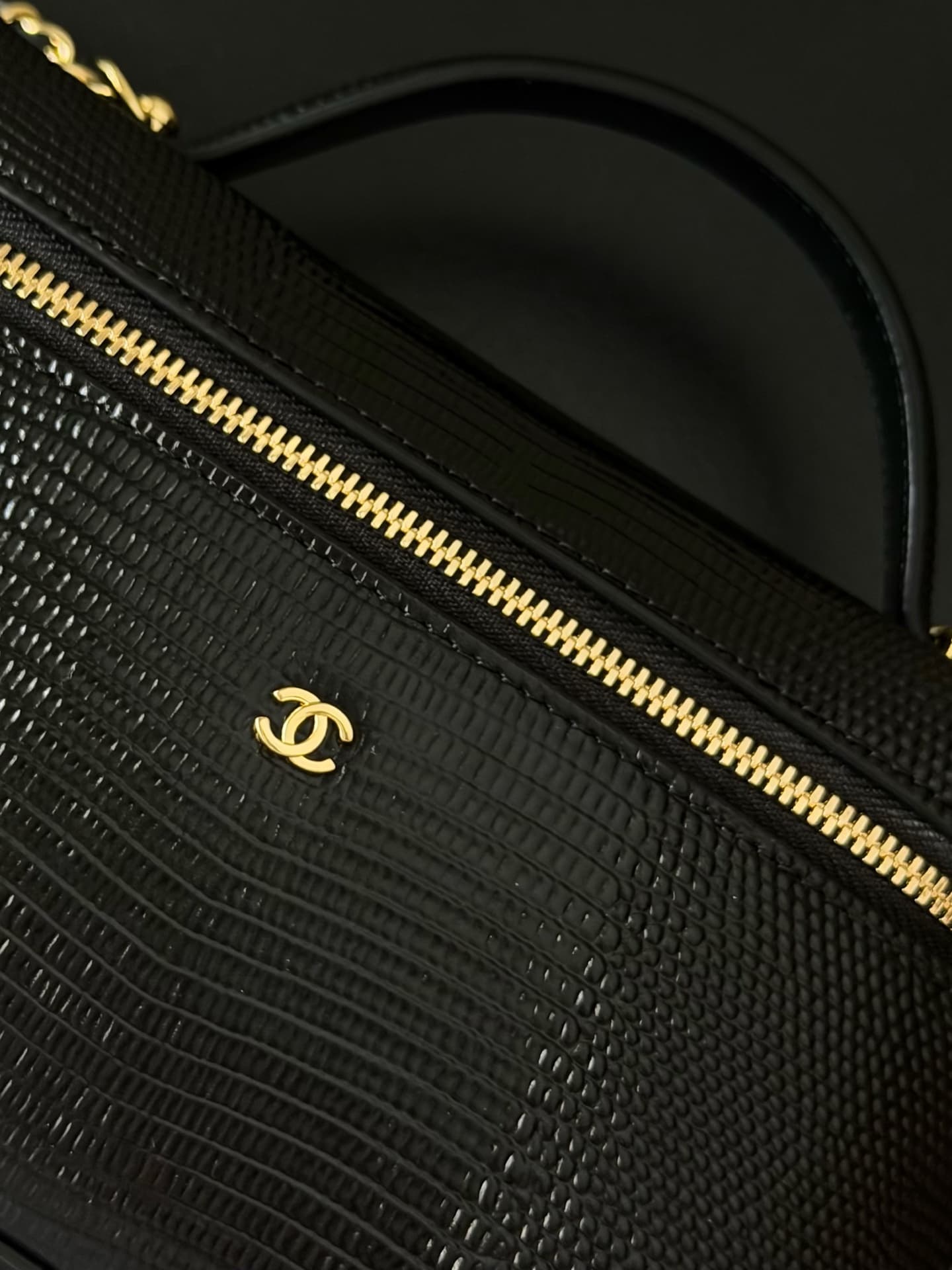 Chanel Small Vanity with chain Lizard Embossed Calfskin & Gold-Tone Metal Black AS5346 A