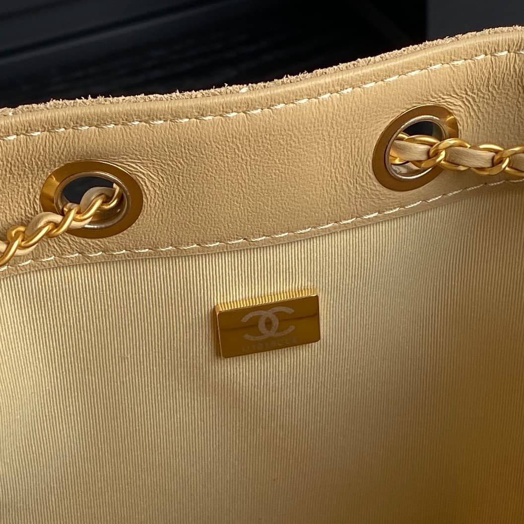Chanel 25 Small Hobo handbag AS5293 Suede & gold-tone metal Camel A