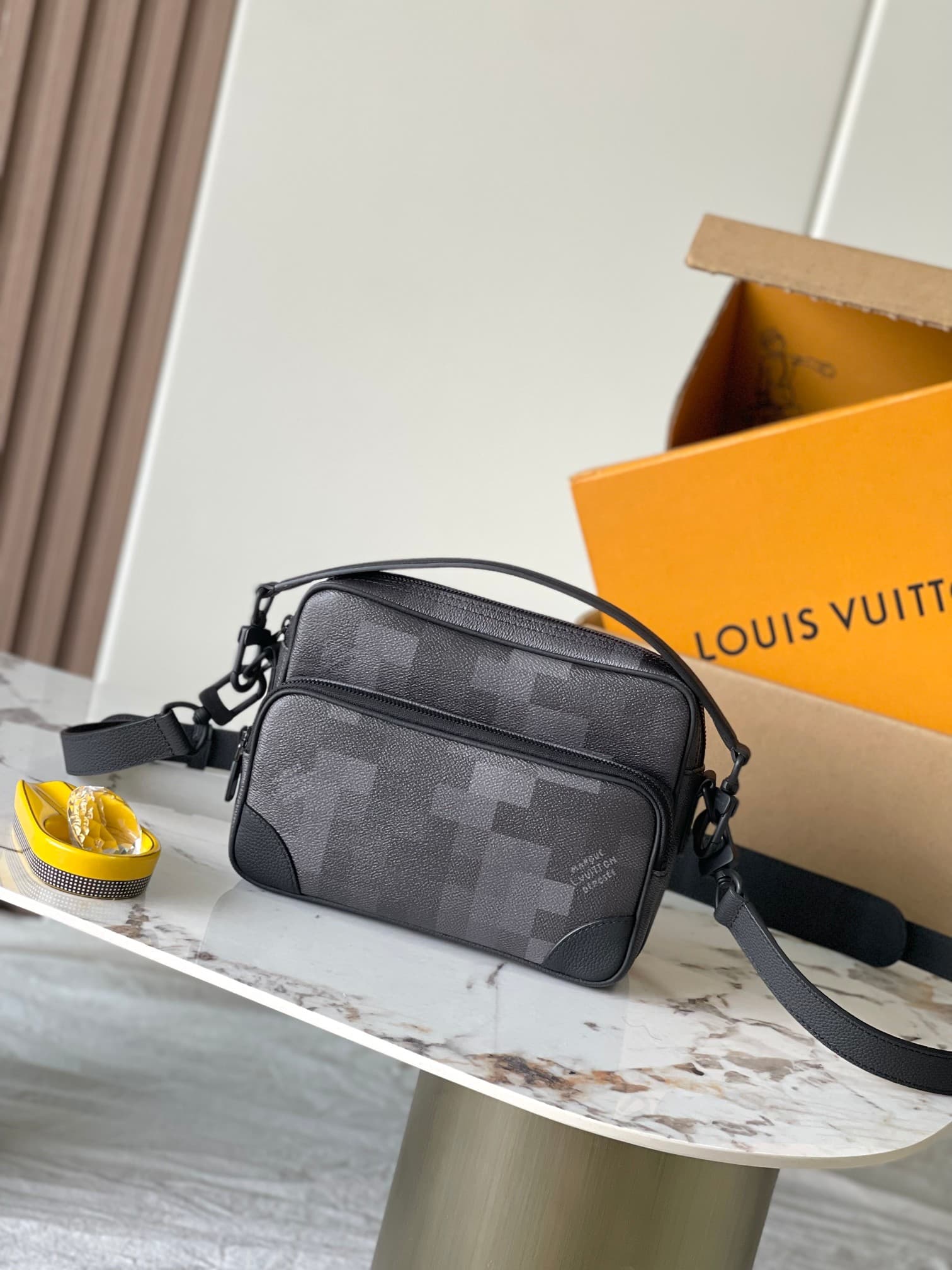 Louis Vuitton Nil Messenger Black Damoflage Black coated canvas M14988 TOP