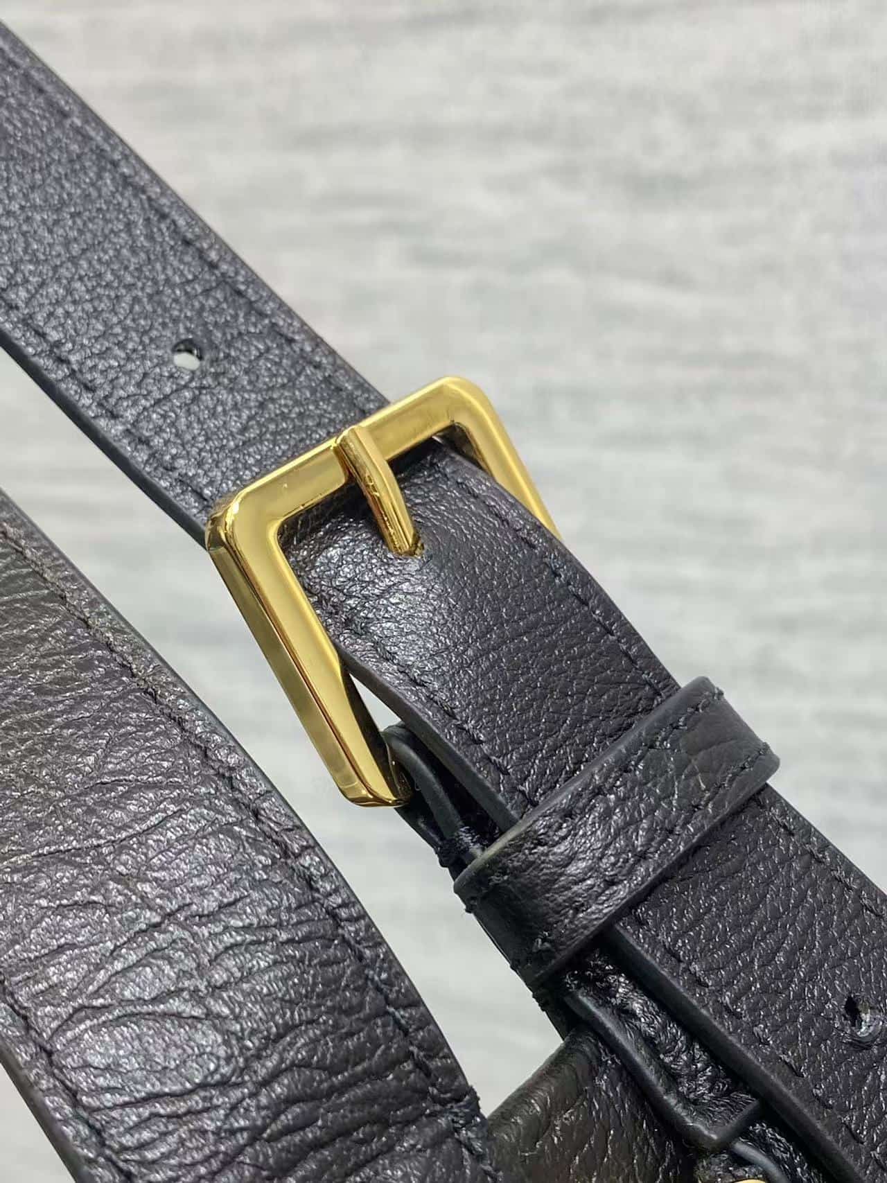 Medium D-Journey Bag in Calfskin High