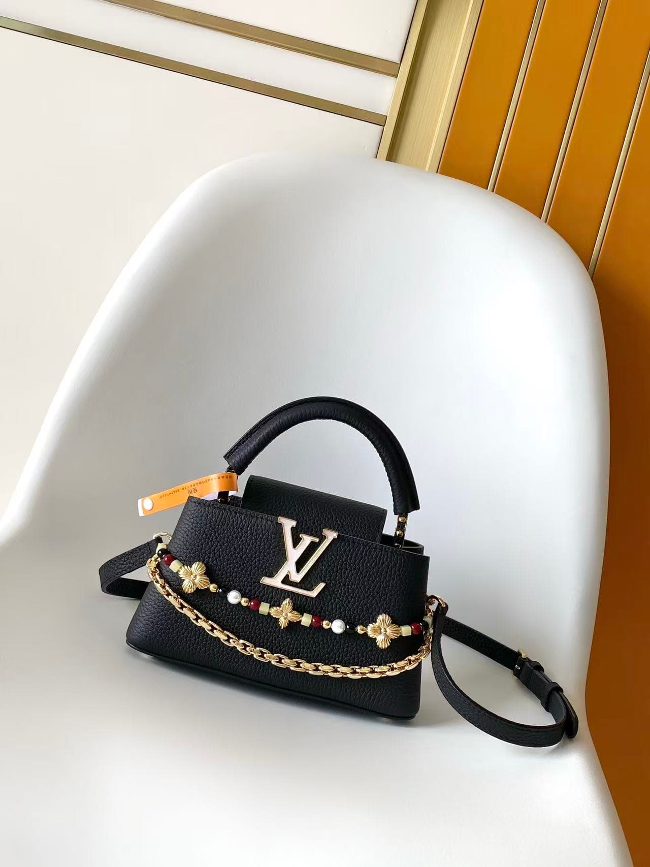 Louis Vuitton Capucines East West Mini Black Taurillon leather M29443 TOP