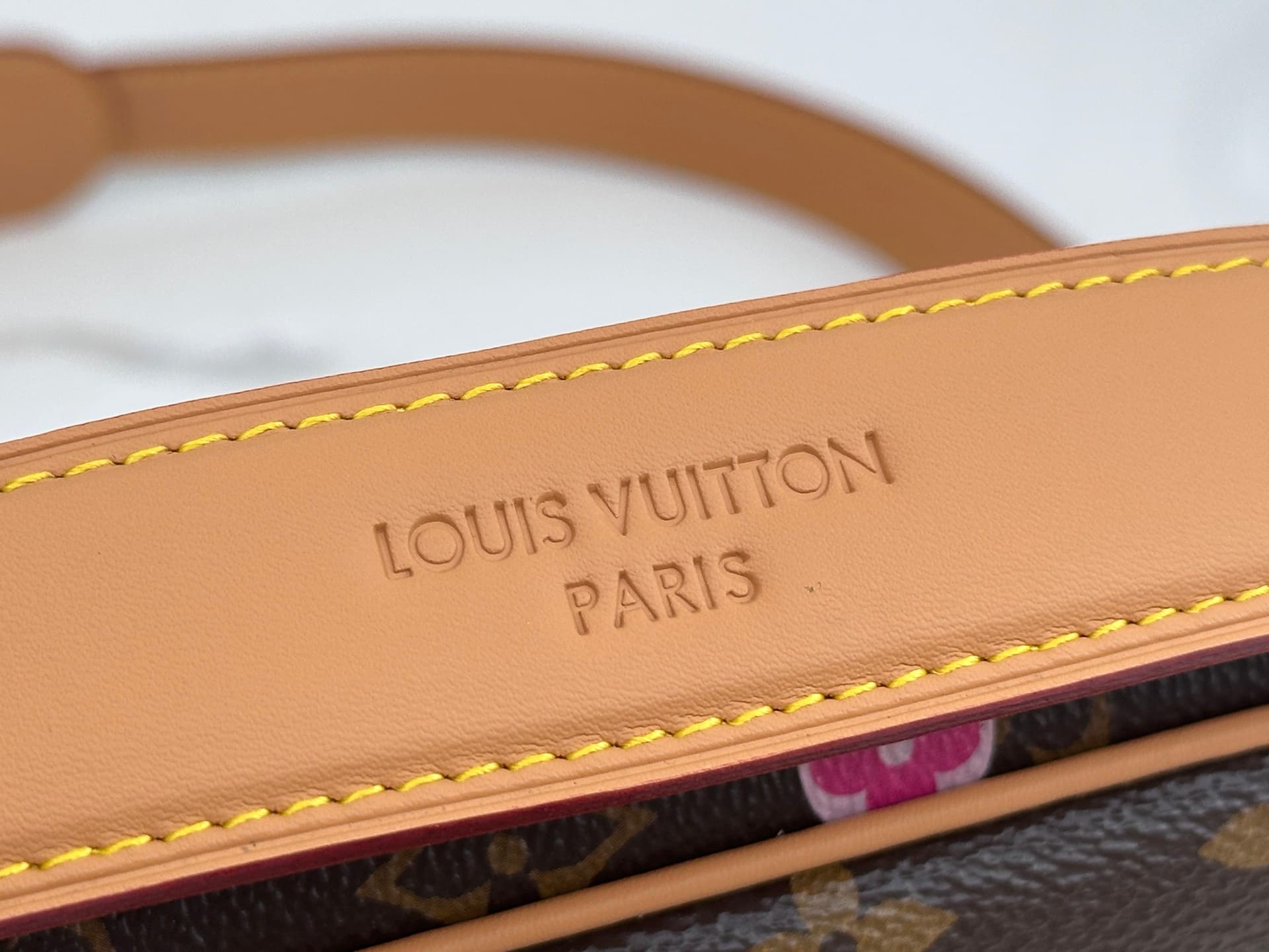 Louis Vuitton Nil Monogram canvas Messenger Bag M27853 High