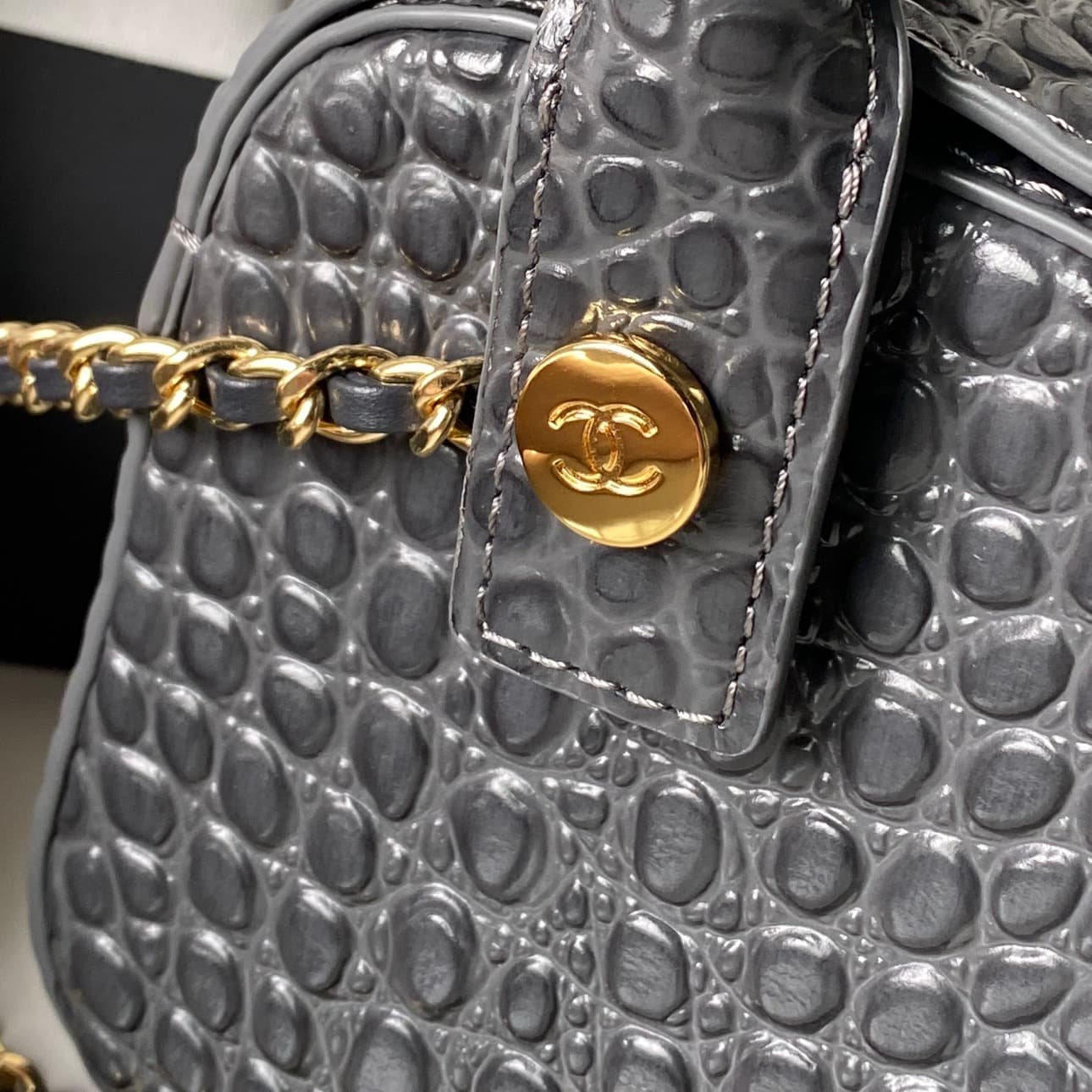 Chanel Clutch with chain Crocodile Embossed Calfskin & Gold-Tone Metal AP5294 Grey High
