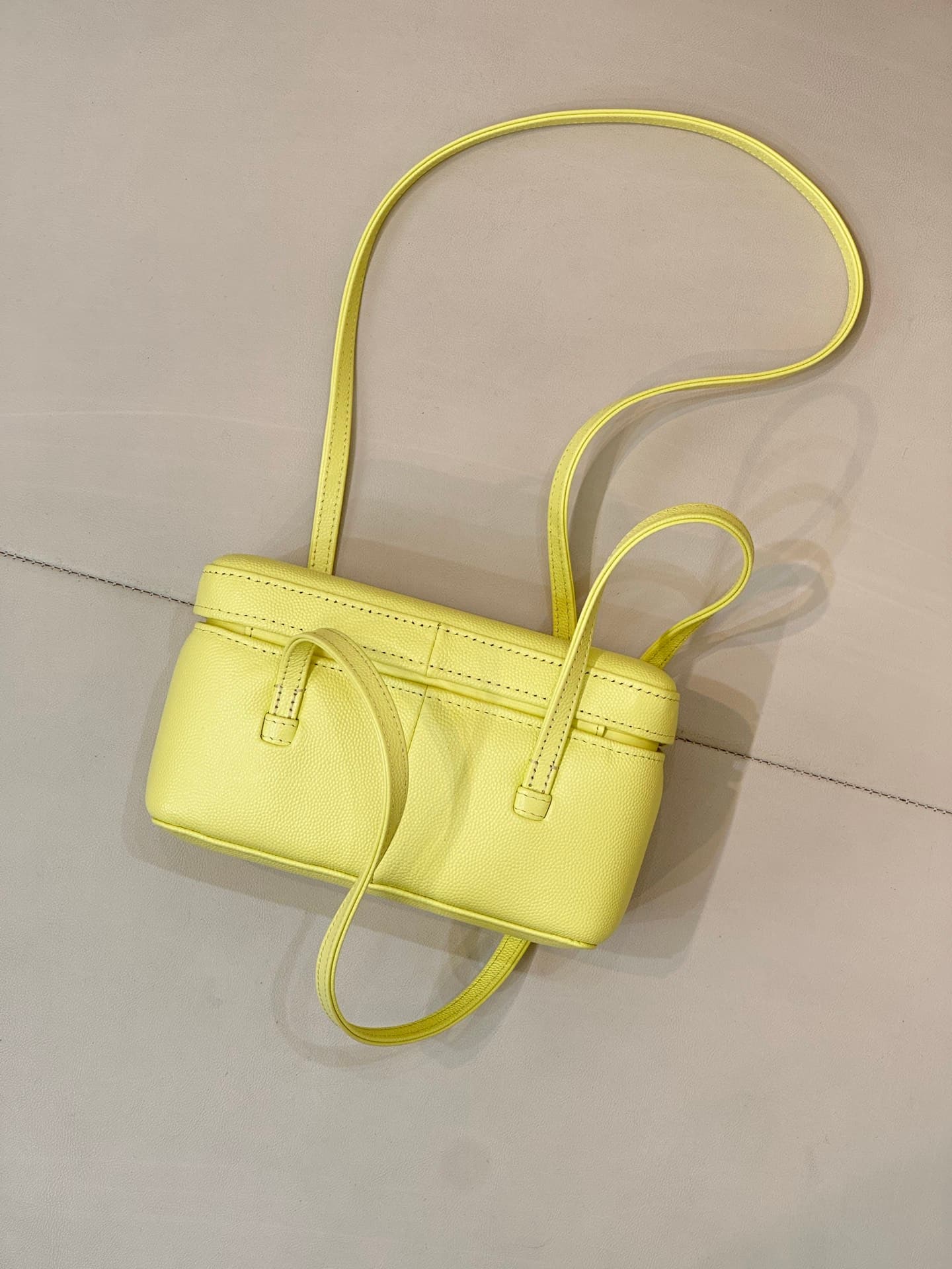Chanel Long Vanity with Leather Strap Grained Shiny Calfskin & Gold-Tone Metal Light Yellow AP5067 TOP