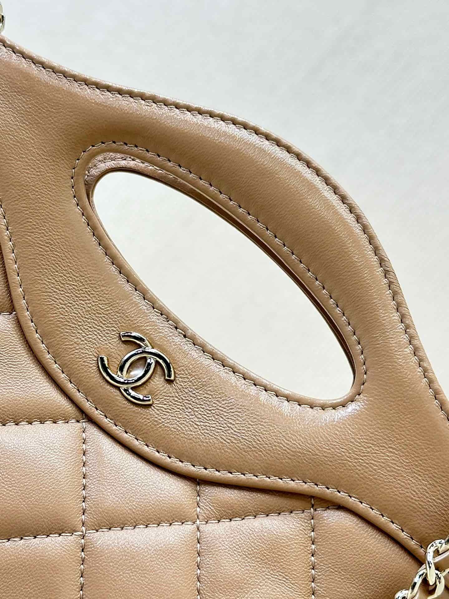 Chanel Clutch with chain Lambskin & Gold-Tone Metal AP3656 Beige TOP