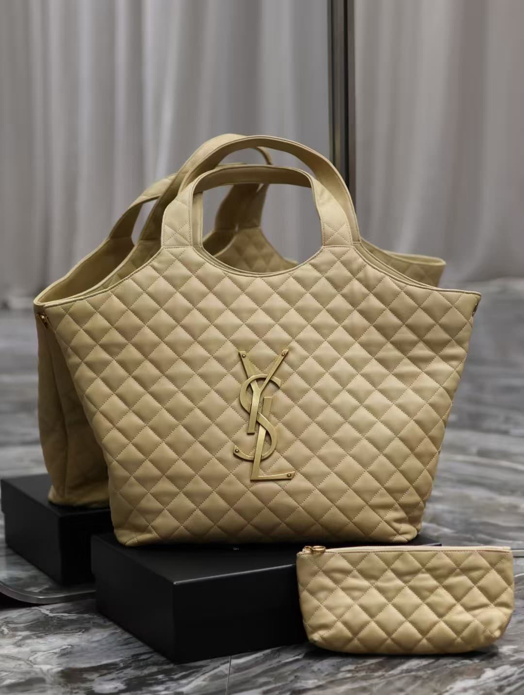 ICARE MAXI SHOPPING BAG IN QUILTED LAMBSKIN High