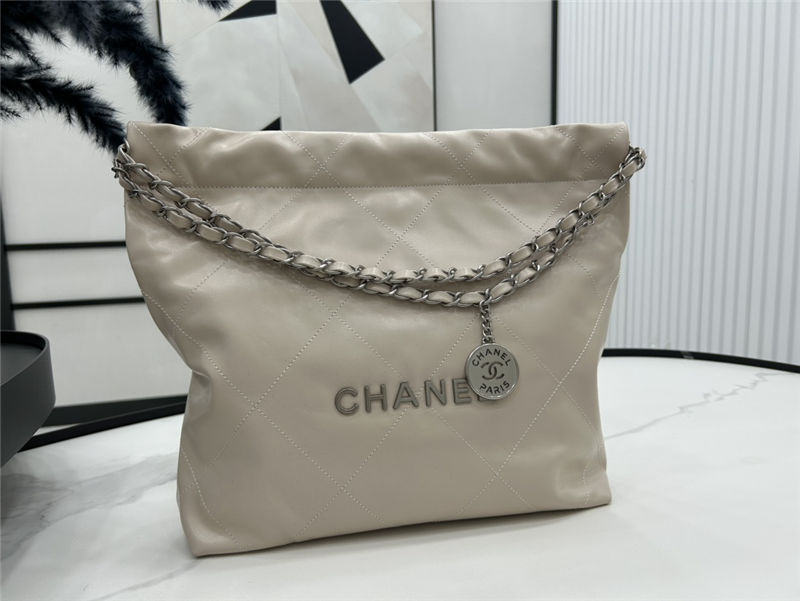 Chanel 22 SMALL HANDBAG Shiny Calfskin & Silver-Tone Metal AS3260 Nude High