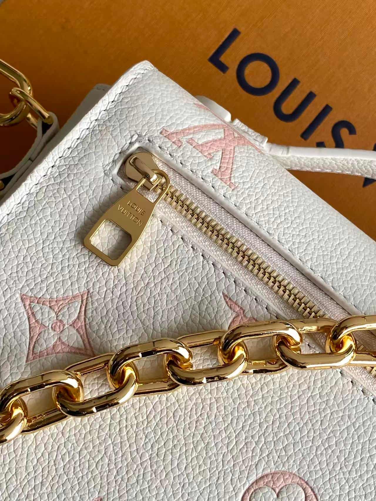Louis Vuitton Pochette Métis East West Milky White/Peach Cowhide leather M27575 High