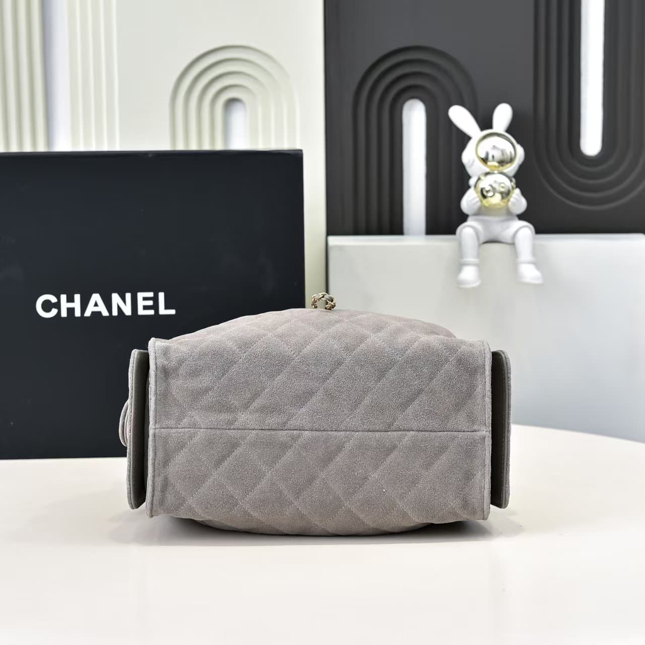 Chanel 25 Small Hobo handbag AS5293 Suede & gold-tone metal Grey A